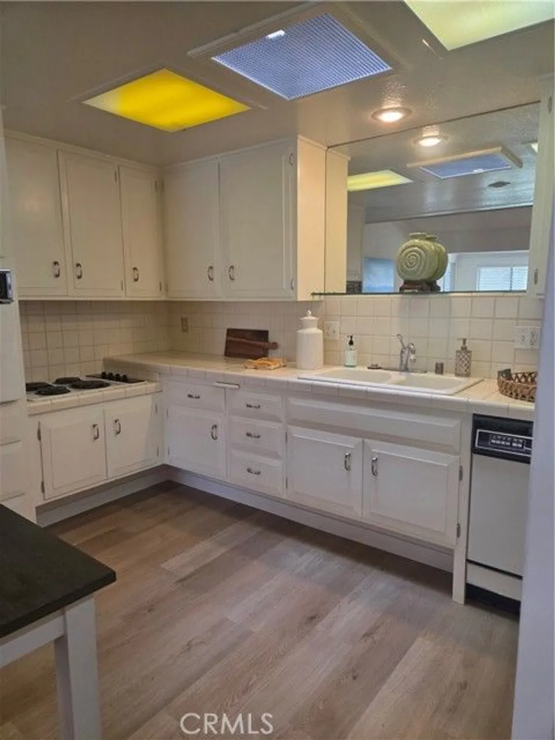 Property Slideshow image 12 of 18 | 1660 glenview rd, Seal Beach, CA, 90740