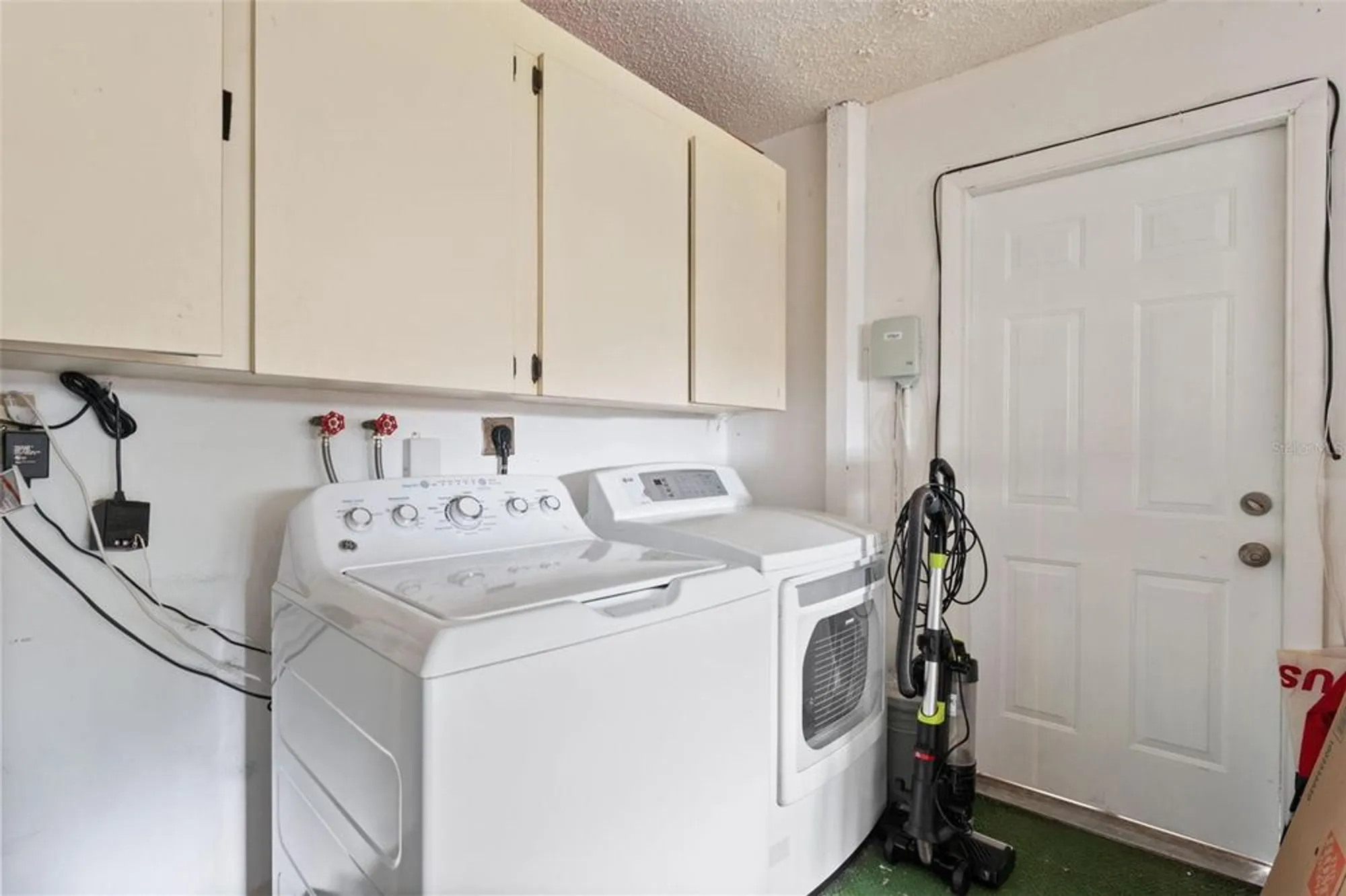 Property Slideshow image 20 of 40 | 766 anchorage ln, Palm Harbor, FL, 34685