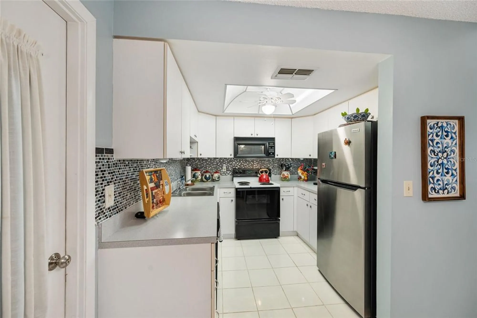 Property Slideshow image 10 of 33 | 2150 shelly dr a, Palm Harbor, FL, 34684