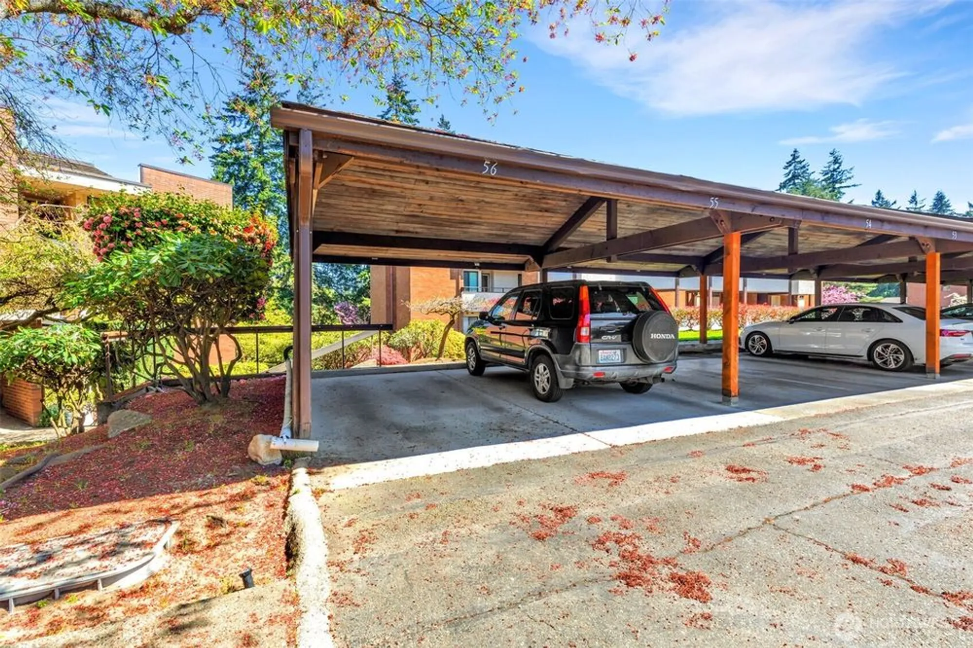 Property Slideshow image 9 of 39 | 10911 glen acres dr d, Seattle, WA, 98168