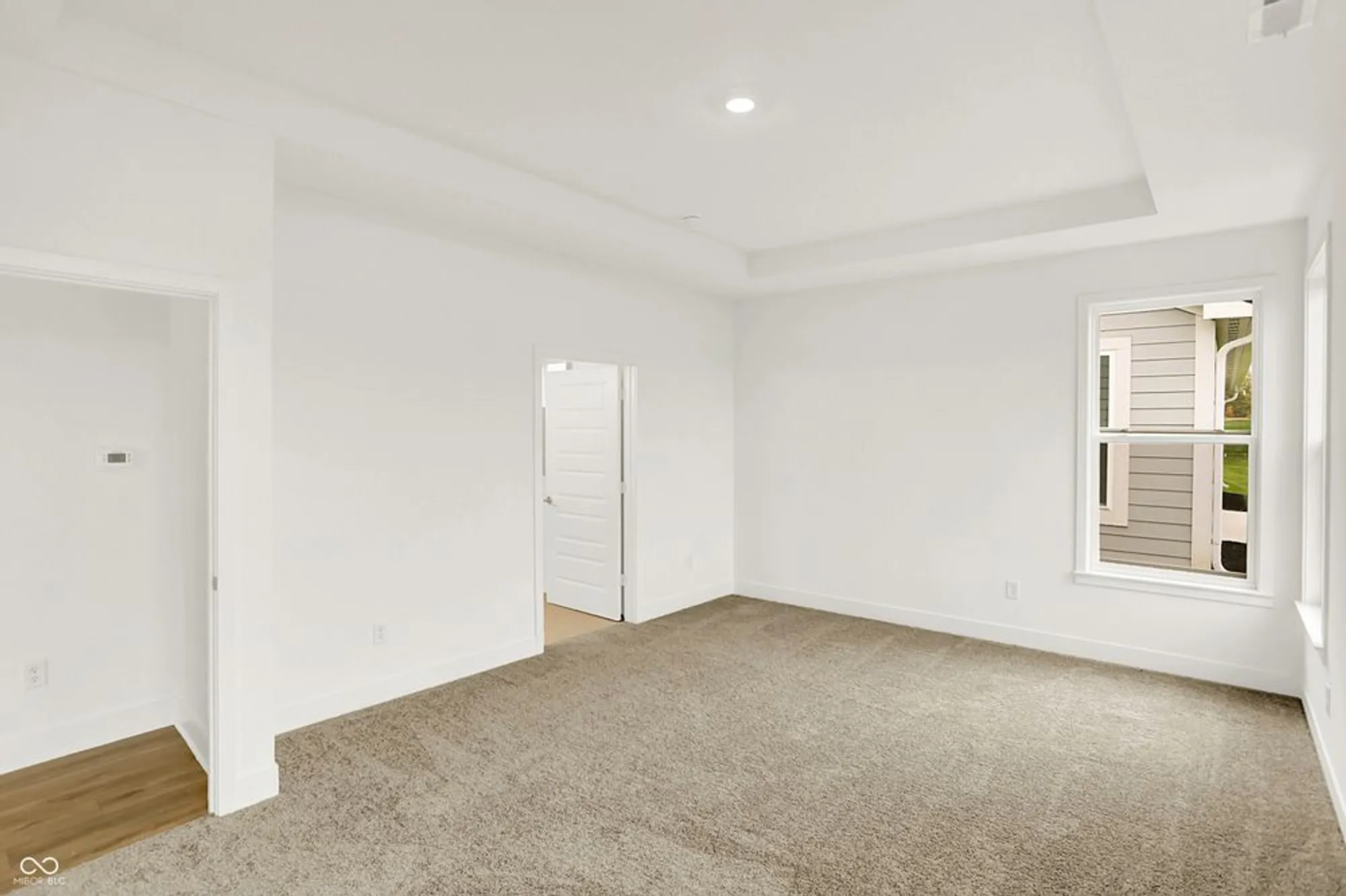 Property Slideshow image 32 of 52 | 5076 foxley park ln, Avon, IN, 46123