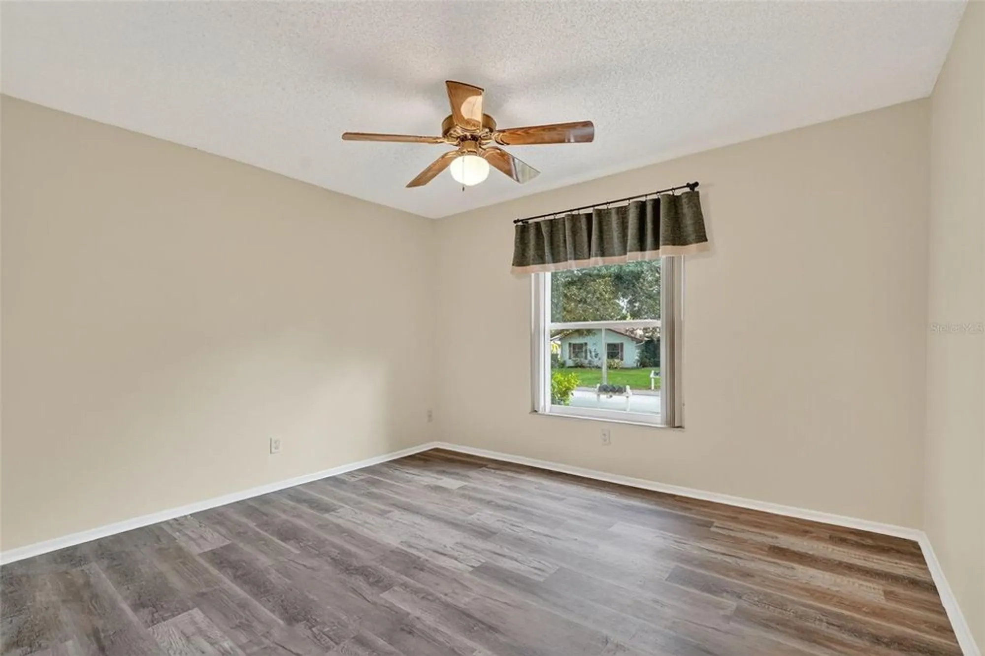 Property Slideshow image 25 of 30 | 2320 shelly dr b, Palm Harbor, FL, 34684