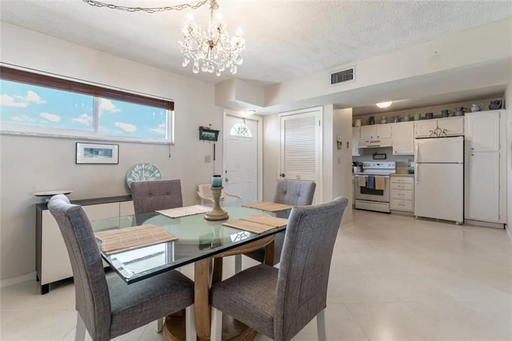 Property Slideshow image 7 of 53 | 671 s hollybrook dr 306, Pembroke Pines, FL, 33025