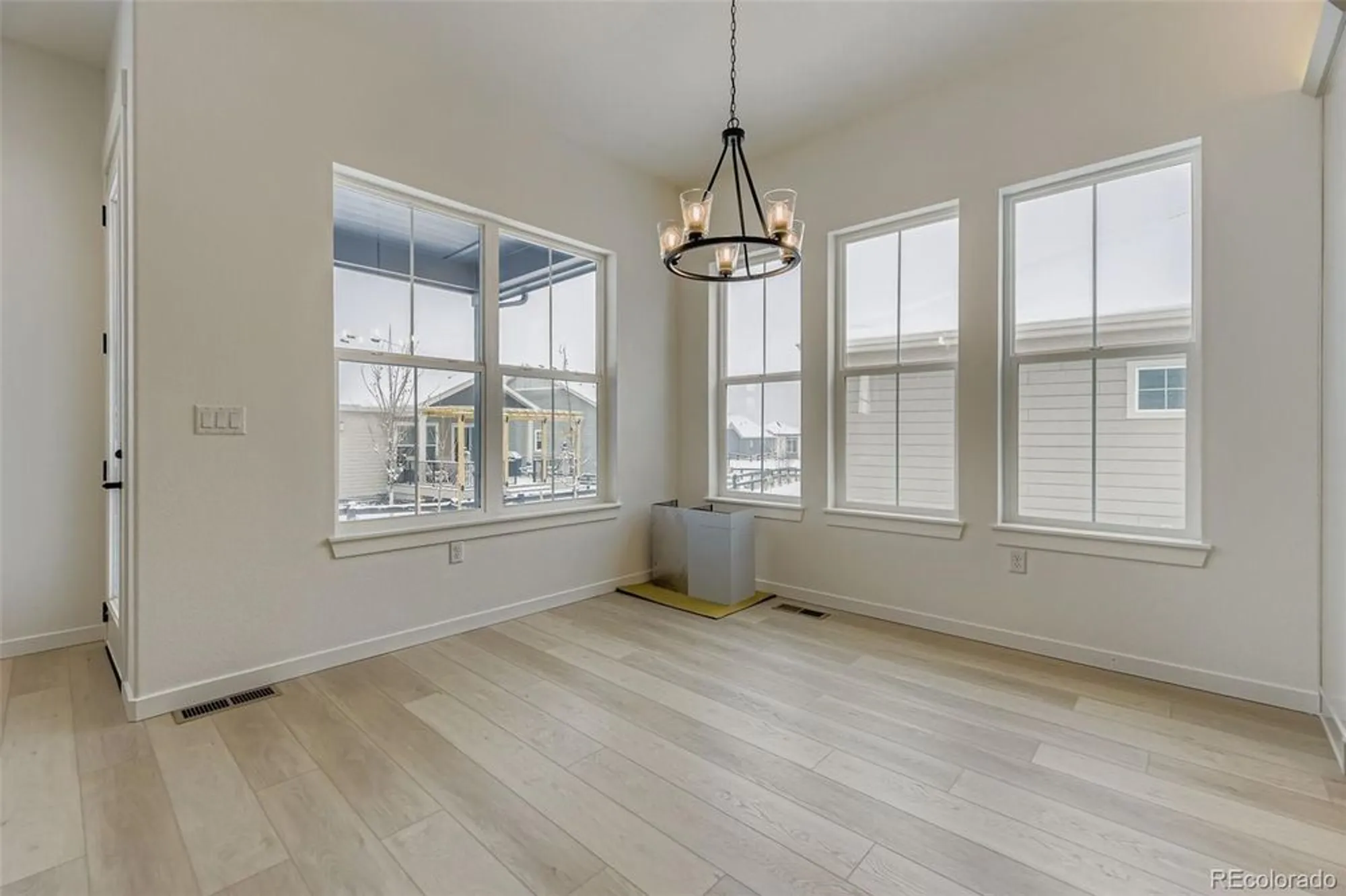 Property Slideshow image 11 of 24 | 8895 s riviera way, Aurora, CO, 80016