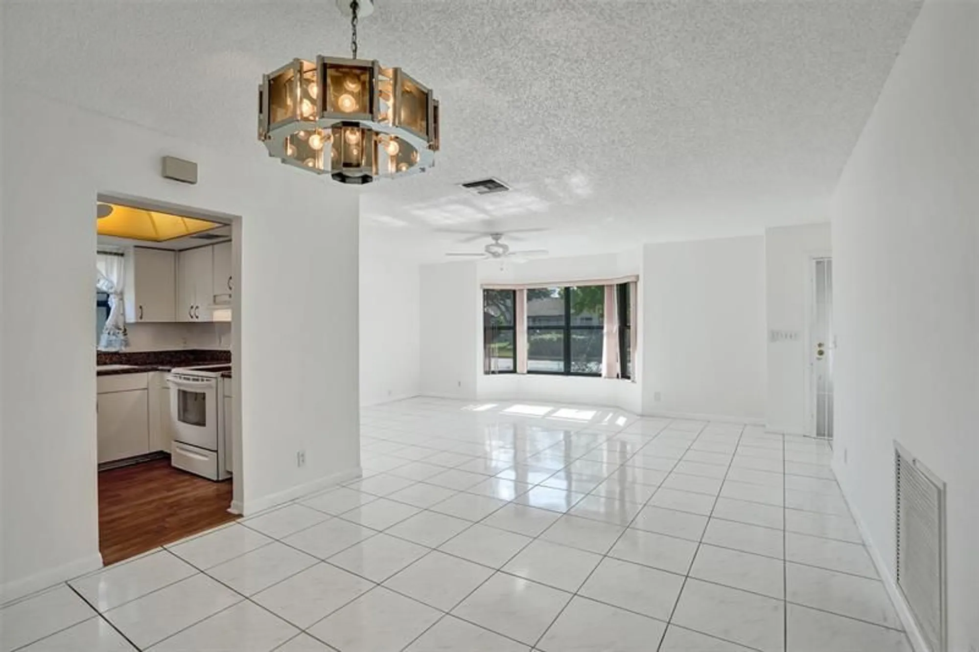 Property Slideshow image 9 of 68 | 2359 sw 16th dr, Deerfield Beach, FL, 33442