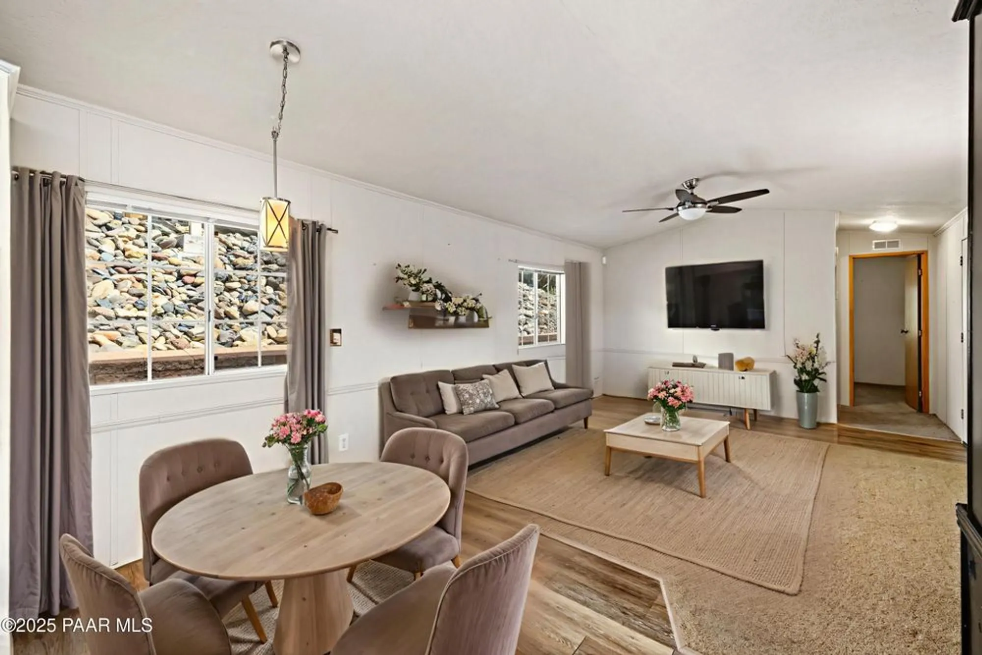 Property Slideshow image 5 of 17 | 2486 hilltop rd, Prescott, AZ, 86301