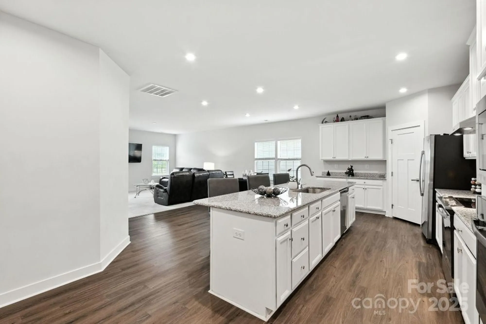 Property Slideshow image 6 of 32 | 5112 larewood dr, Charlotte, NC, 28215