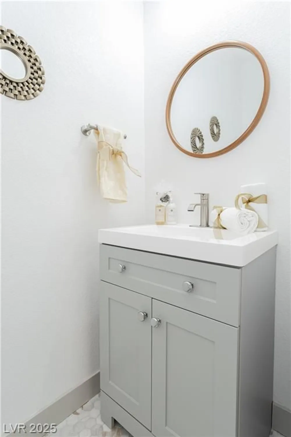 Property Slideshow image 53 of 72 | 2589 evansville ave, Henderson, NV, 89052