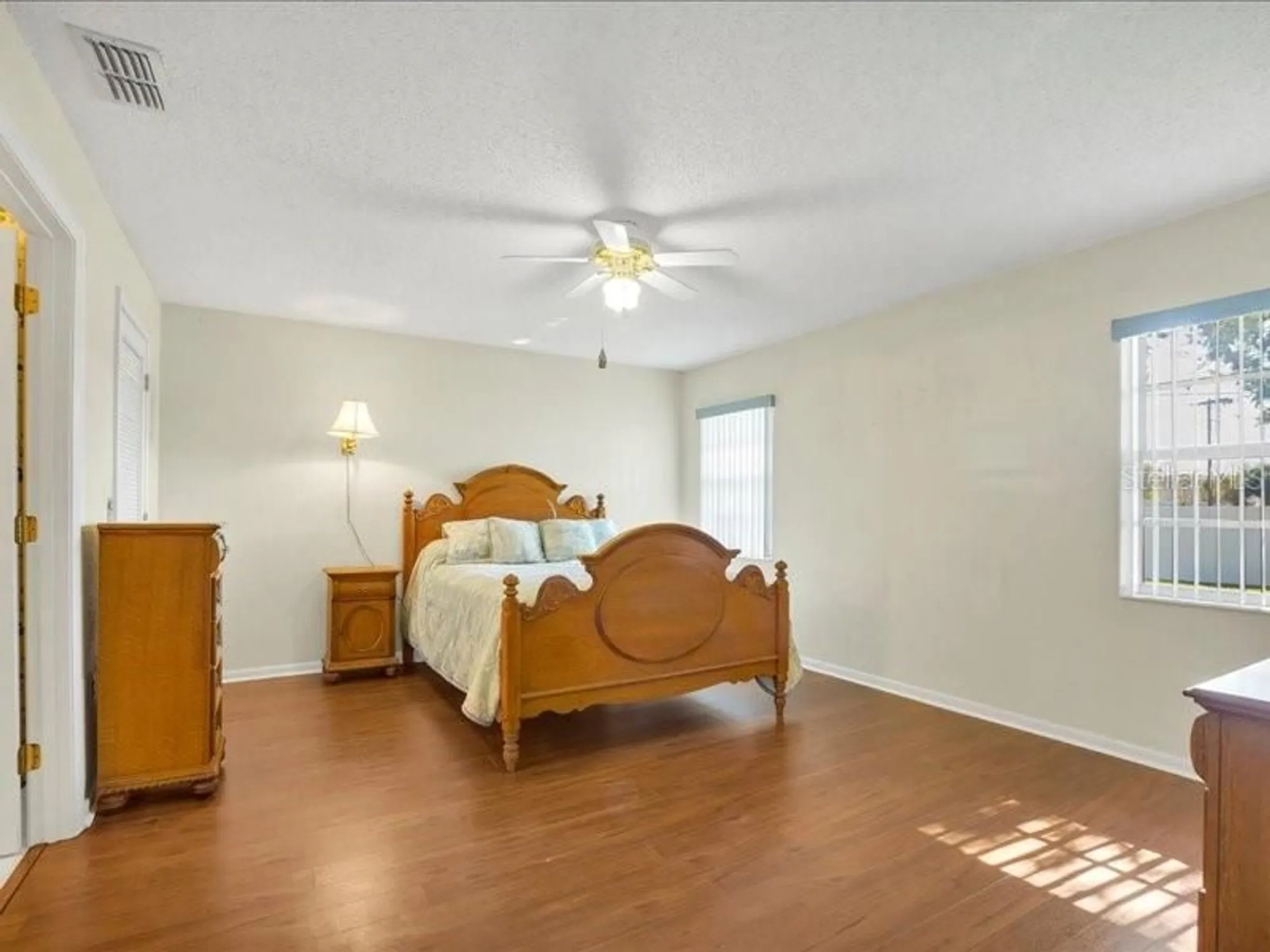 Property Slideshow image 12 of 36 | 1585 oakview cir, Winter Haven, FL, 33880