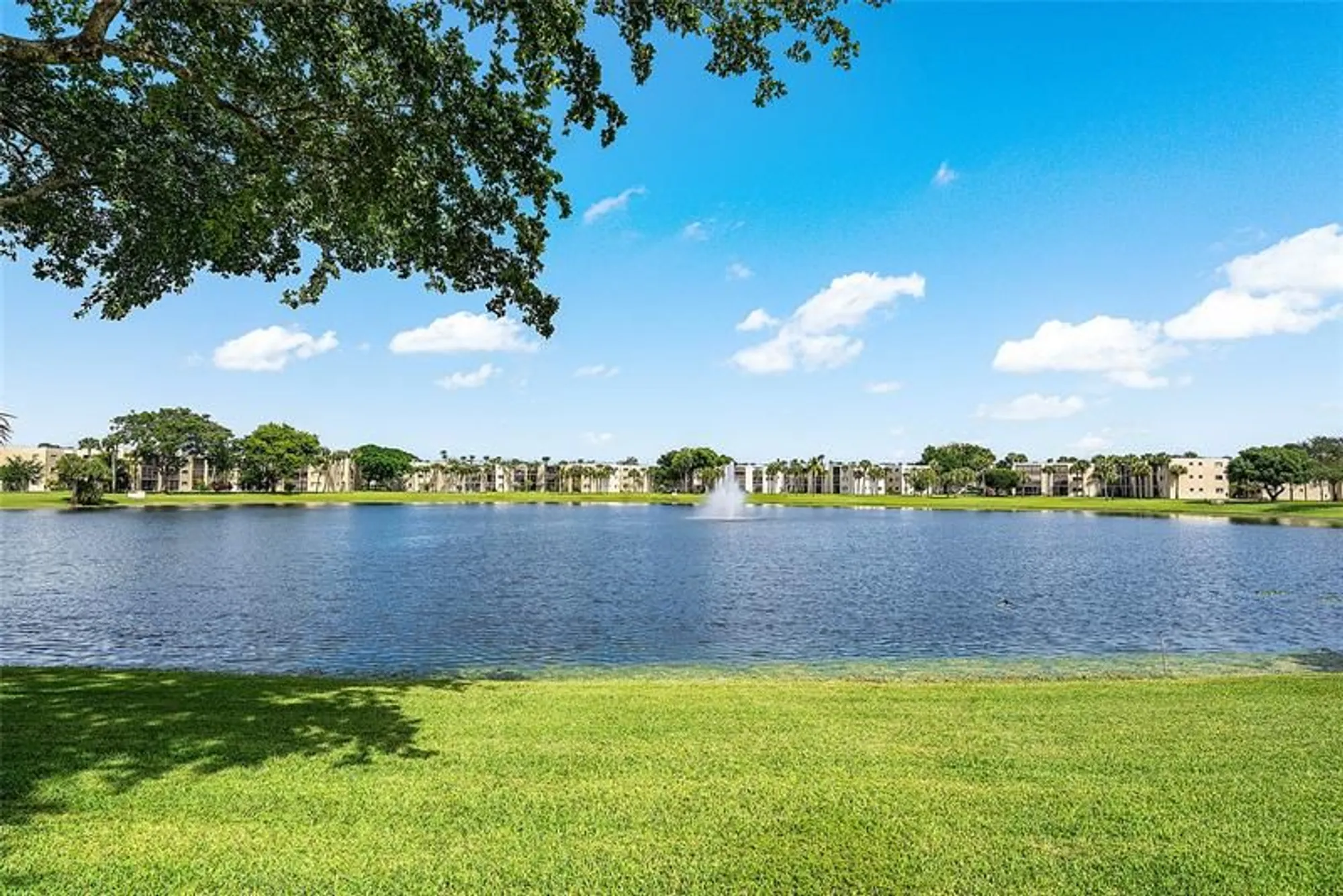 Property Slideshow image 26 of 43 | 5280 las verdes cir 202, Delray Beach, FL, 33484