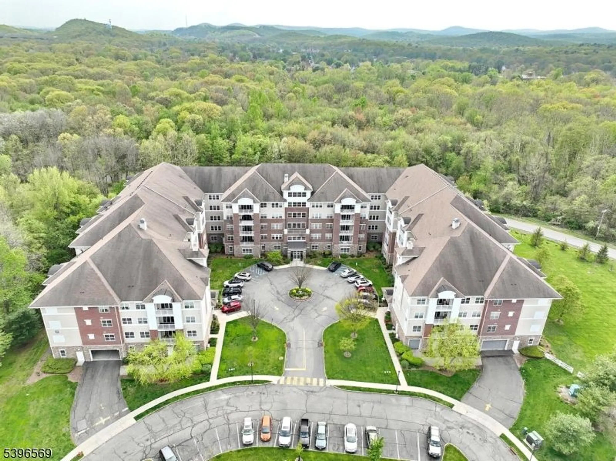 Property Slideshow image 42 of 45 | 10203 warrens way # 203, Wanaque, NJ, 07465
