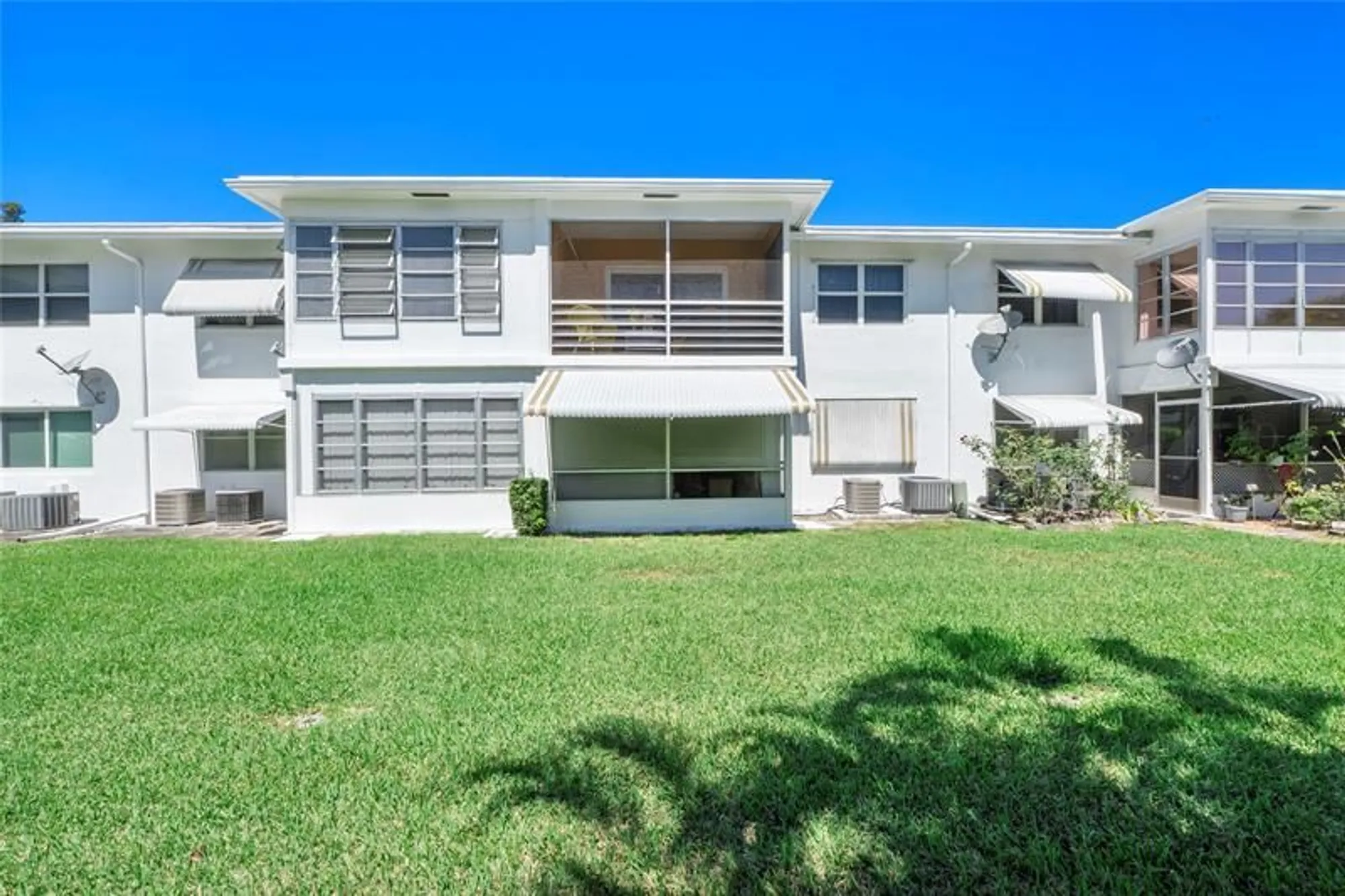Property Slideshow image 33 of 43 | 2501 w golf blvd 229, Pompano Beach, FL, 33064