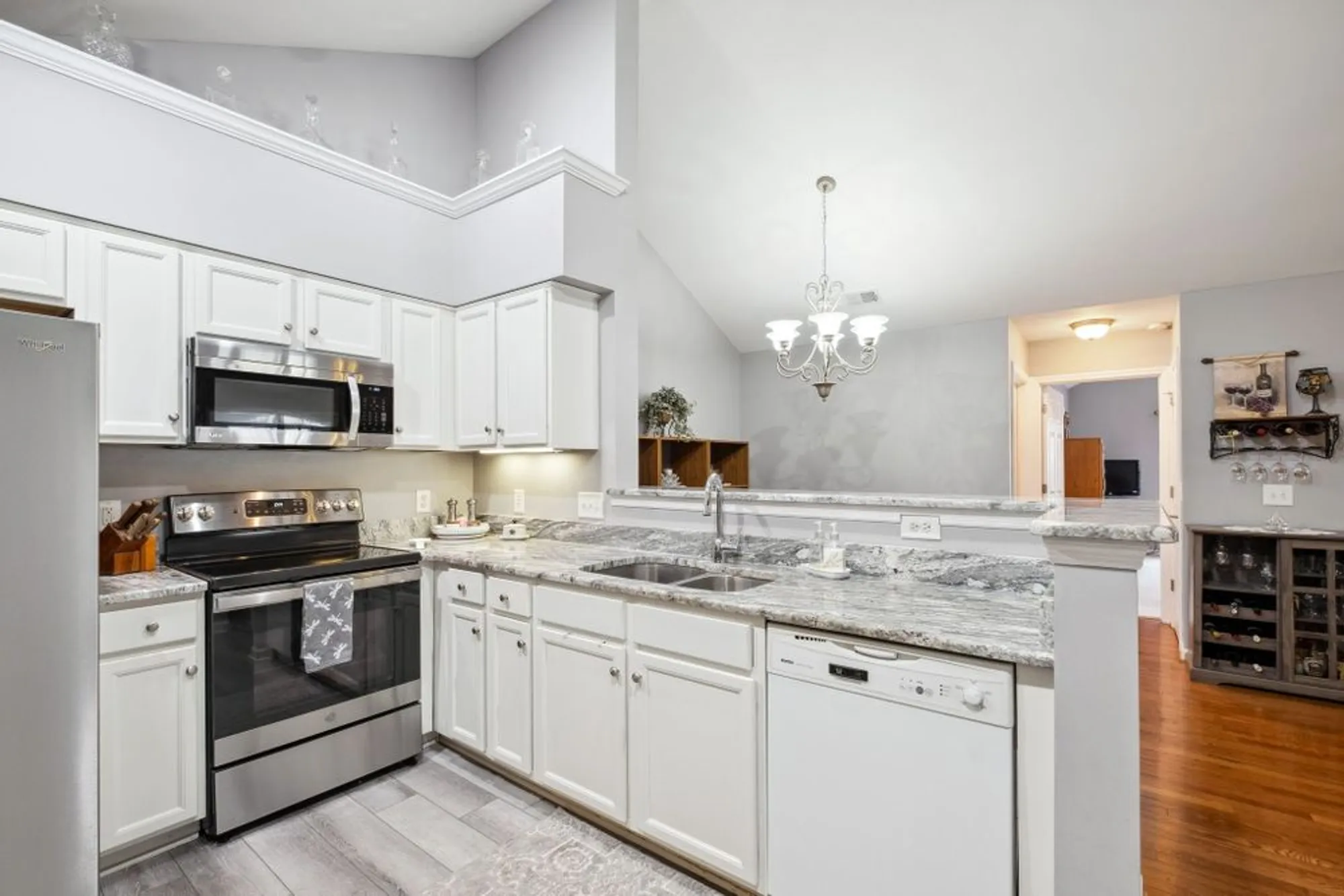 Property Slideshow image 16 of 32 | 825 s browns ln 1501, Gallatin, TN, 37066