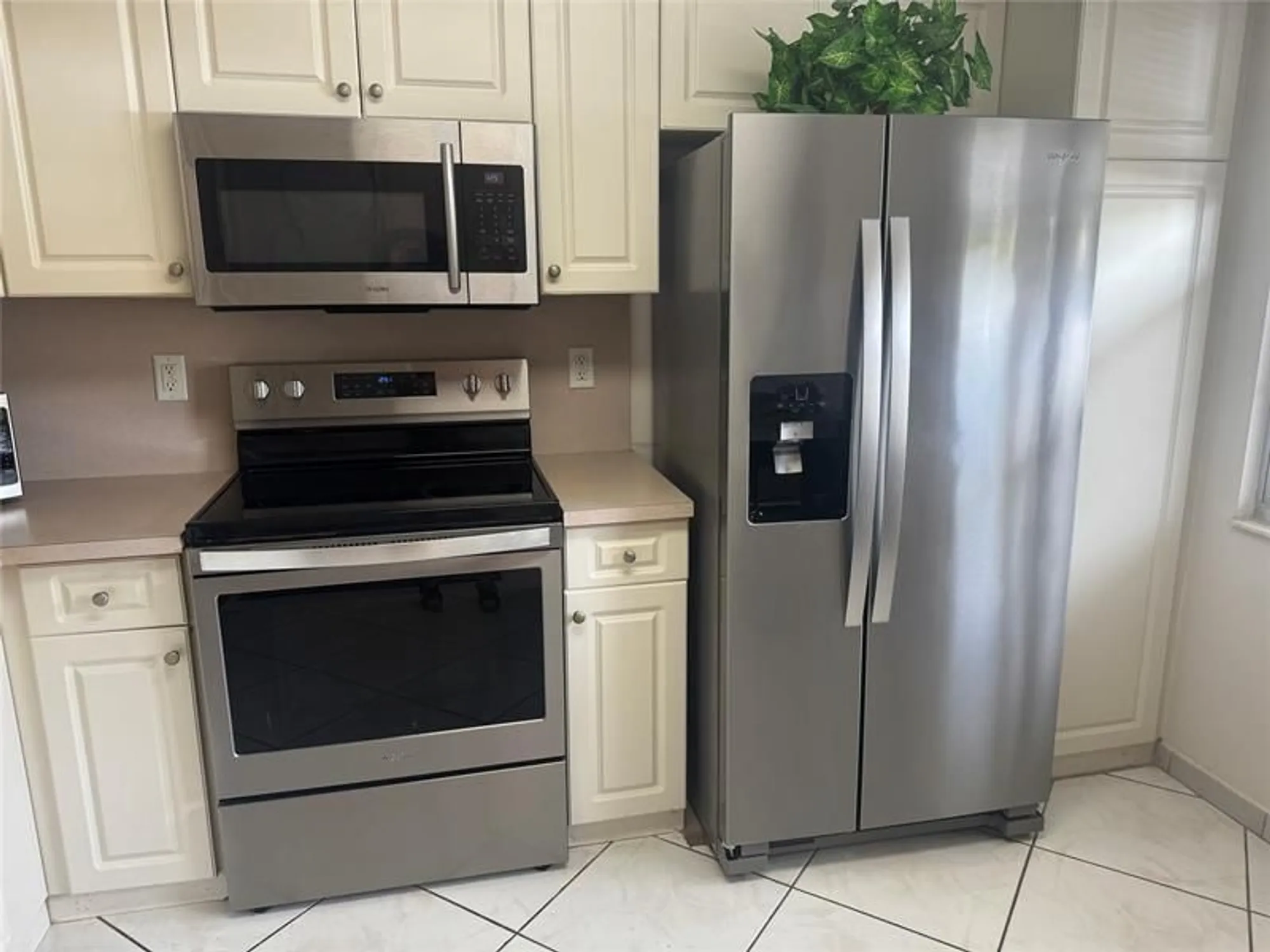 Property Slideshow image 2 of 58 | 3302 aruba way m1, Coconut Creek, FL, 33066