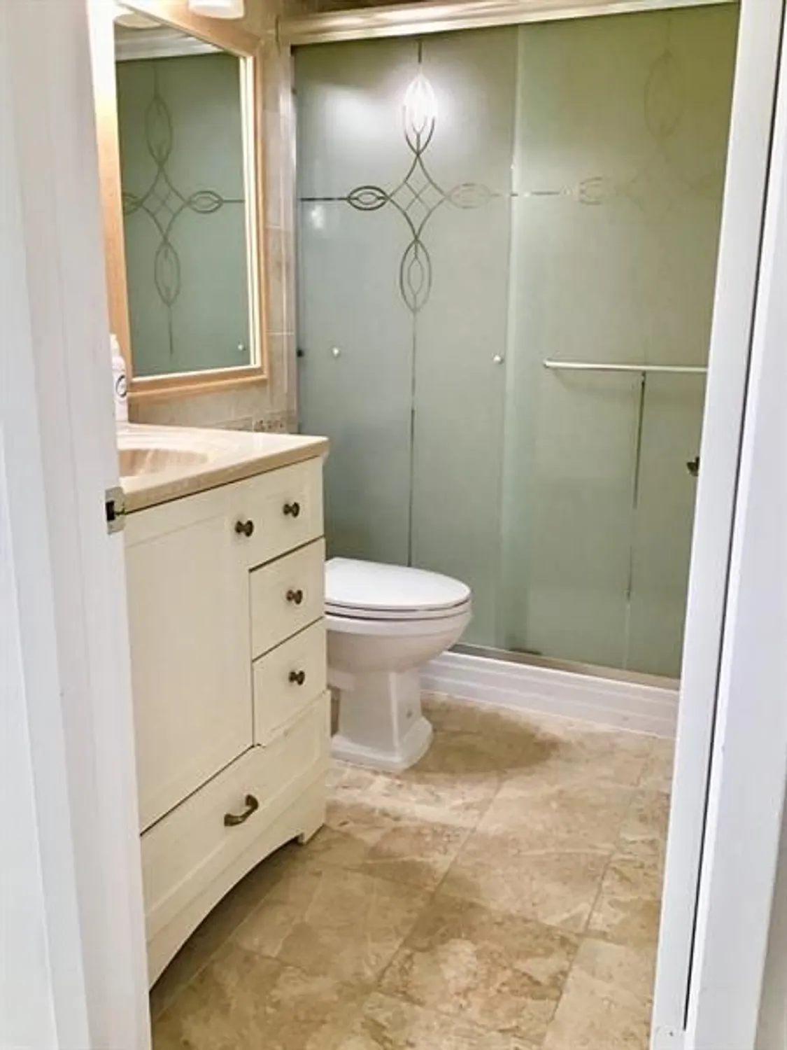 Property Slideshow image 14 of 37 | 2038 exeter c # 2038, Boca Raton, FL, 33434