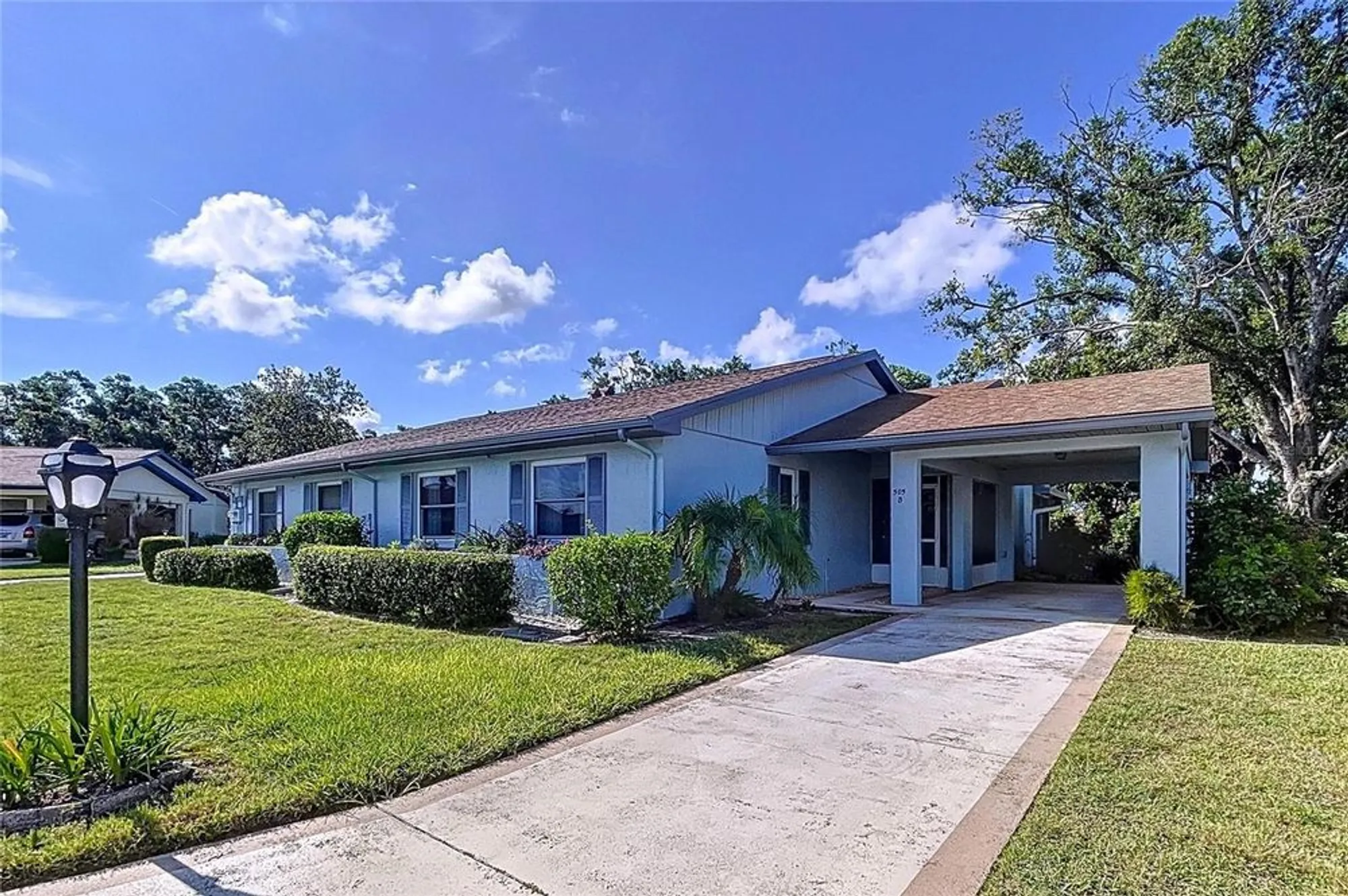 Property Slideshow image 1 of 67 | 505 foxglove cir b, Sun City Center, FL, 33573