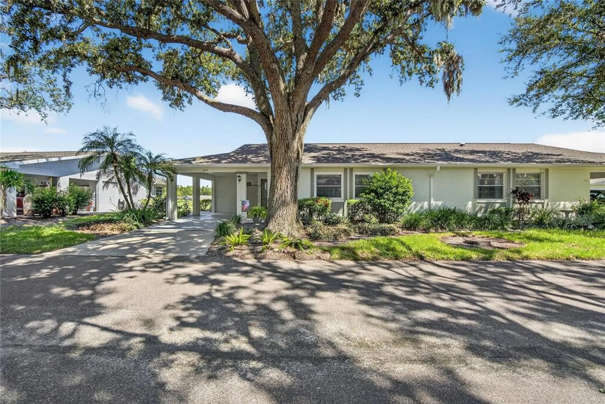 Property Slideshow image 3 of 84 | 1015 harefield cir # 1015, Sun City Center, FL, 33573