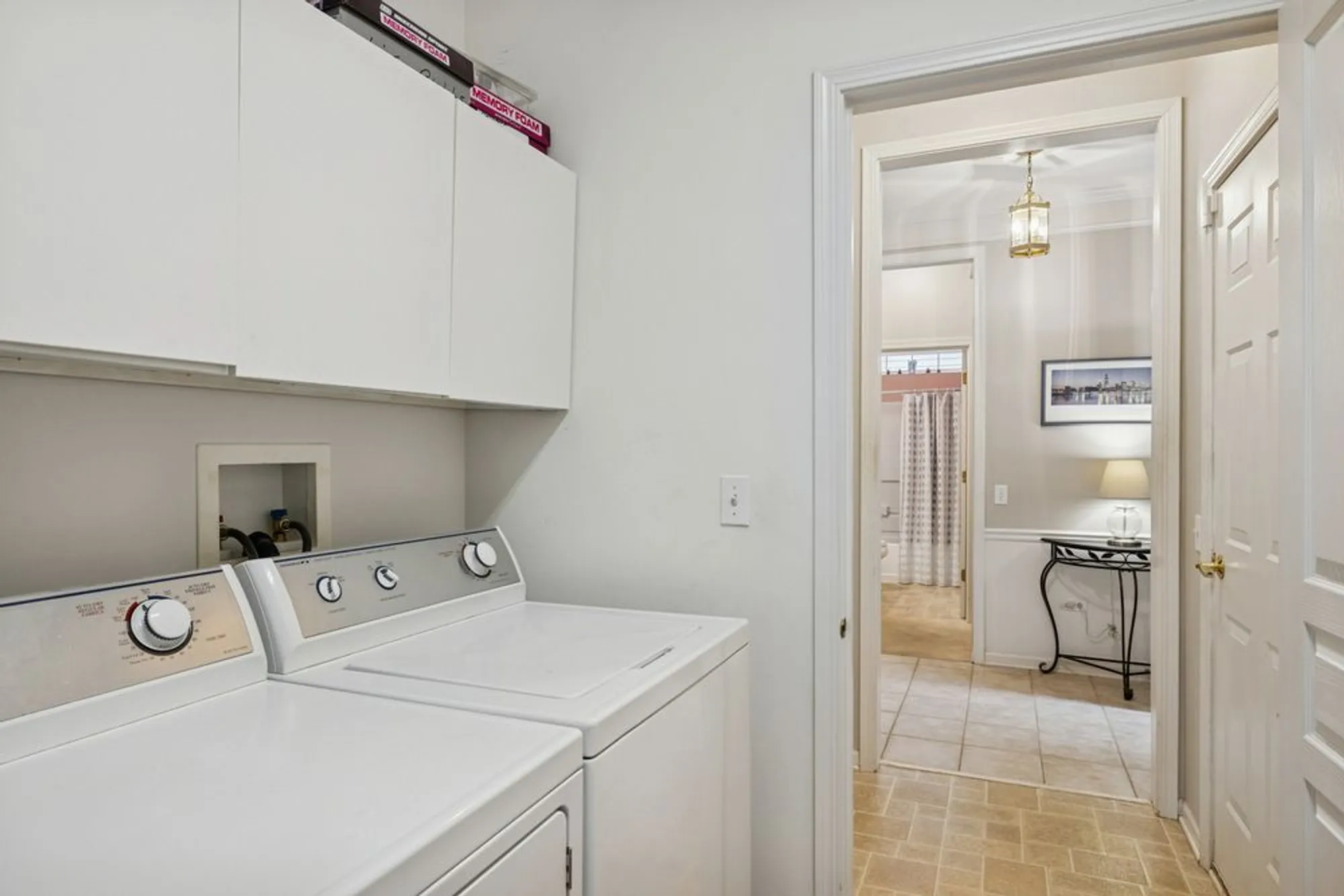 Property Slideshow image 20 of 20 | 2596 venetian ln, Elgin, IL, 60124