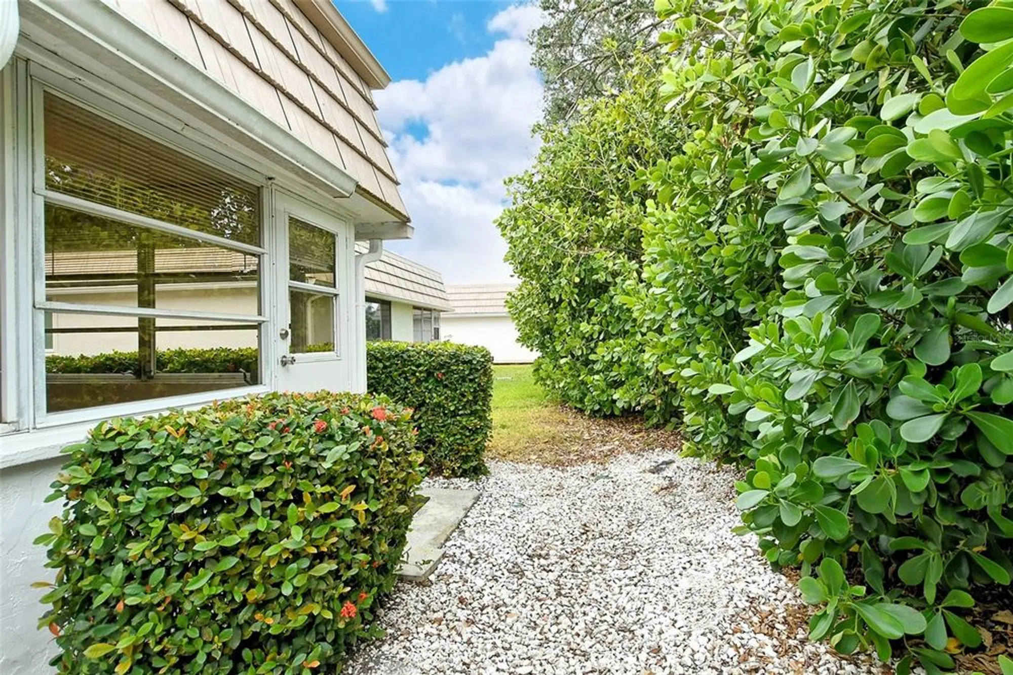 Property Slideshow image 25 of 35 | 2325 riverbluff pkwy # v247, Sarasota, FL, 34231