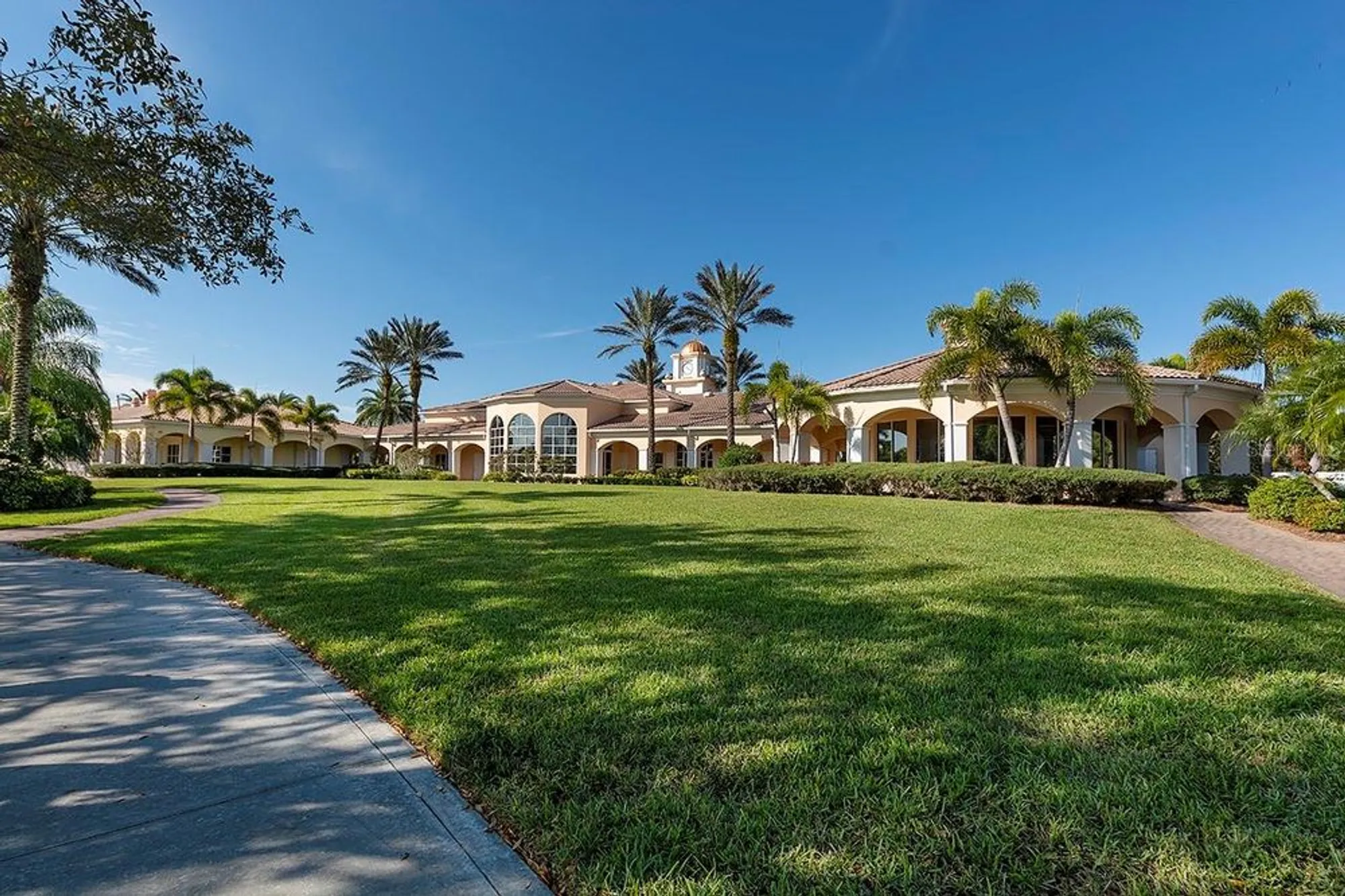 Property Slideshow image 39 of 50 | 5877 ferrara dr, Sarasota, FL, 34238