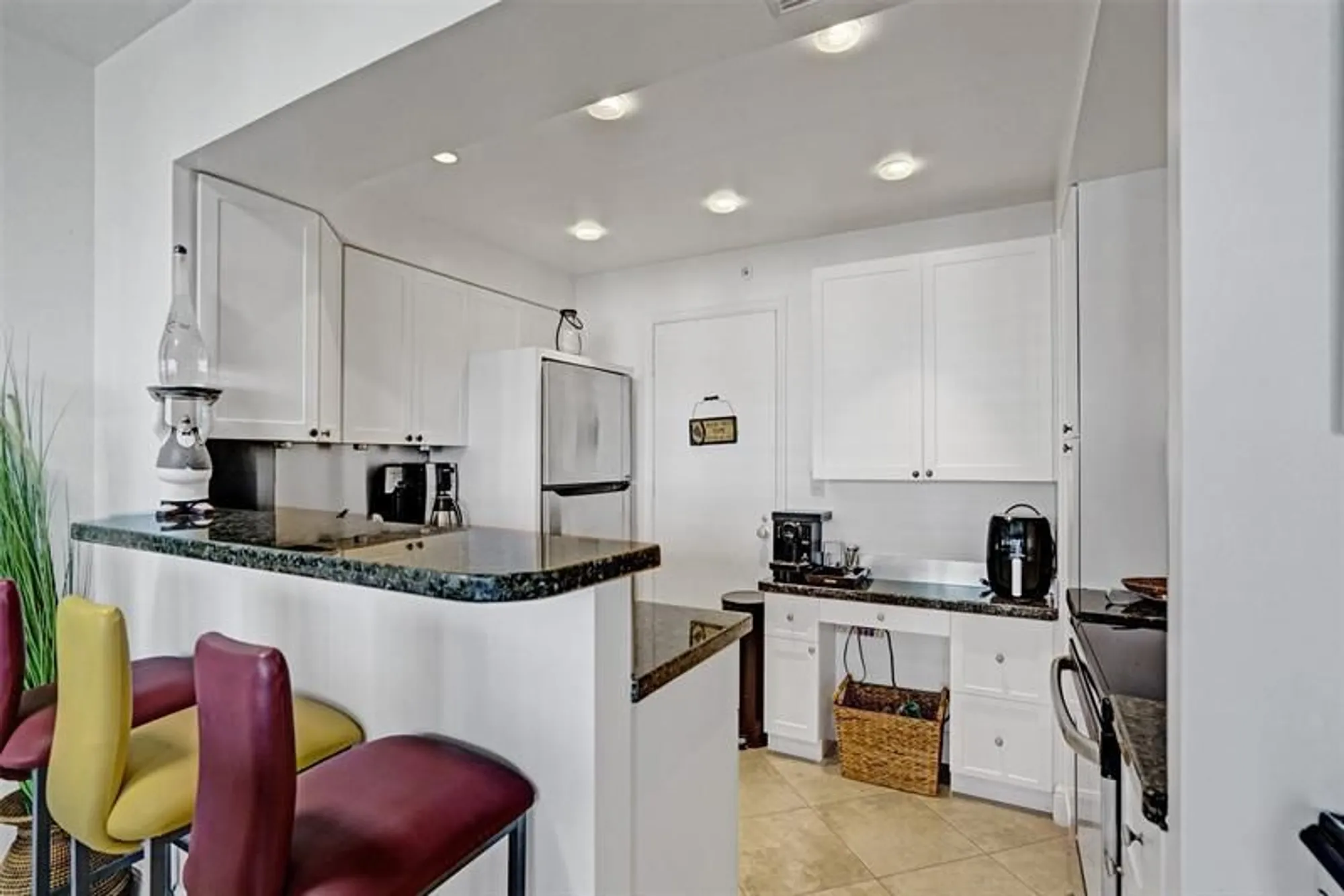 Property Slideshow image 9 of 50 | 3333 ne 34th st 1006, Fort Lauderdale, FL, 33308