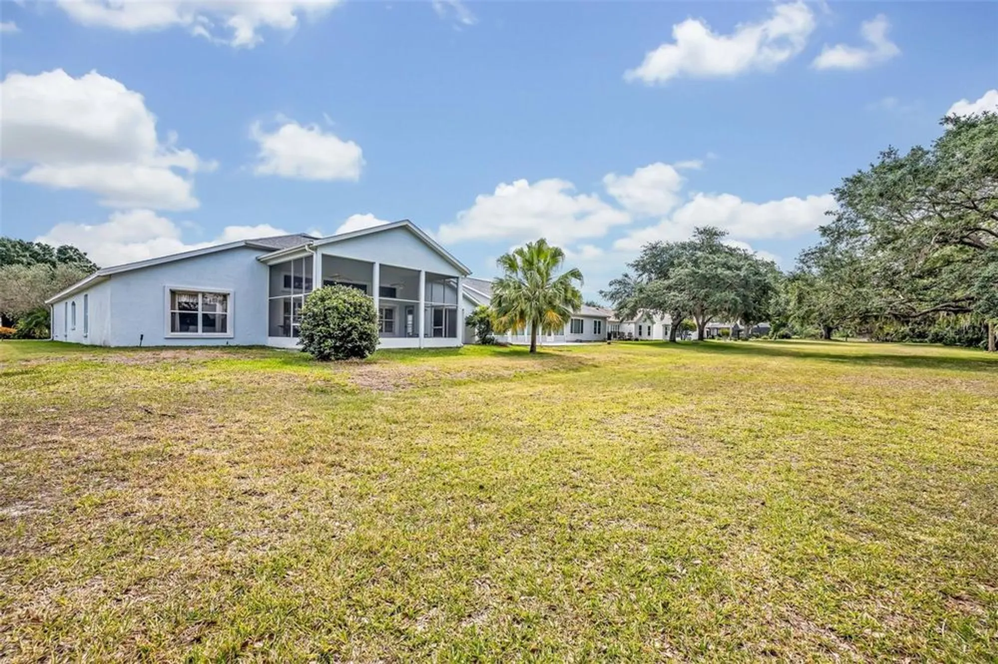 Property Slideshow image 43 of 52 | 25057 riverwalk dr, Leesburg, FL, 34748