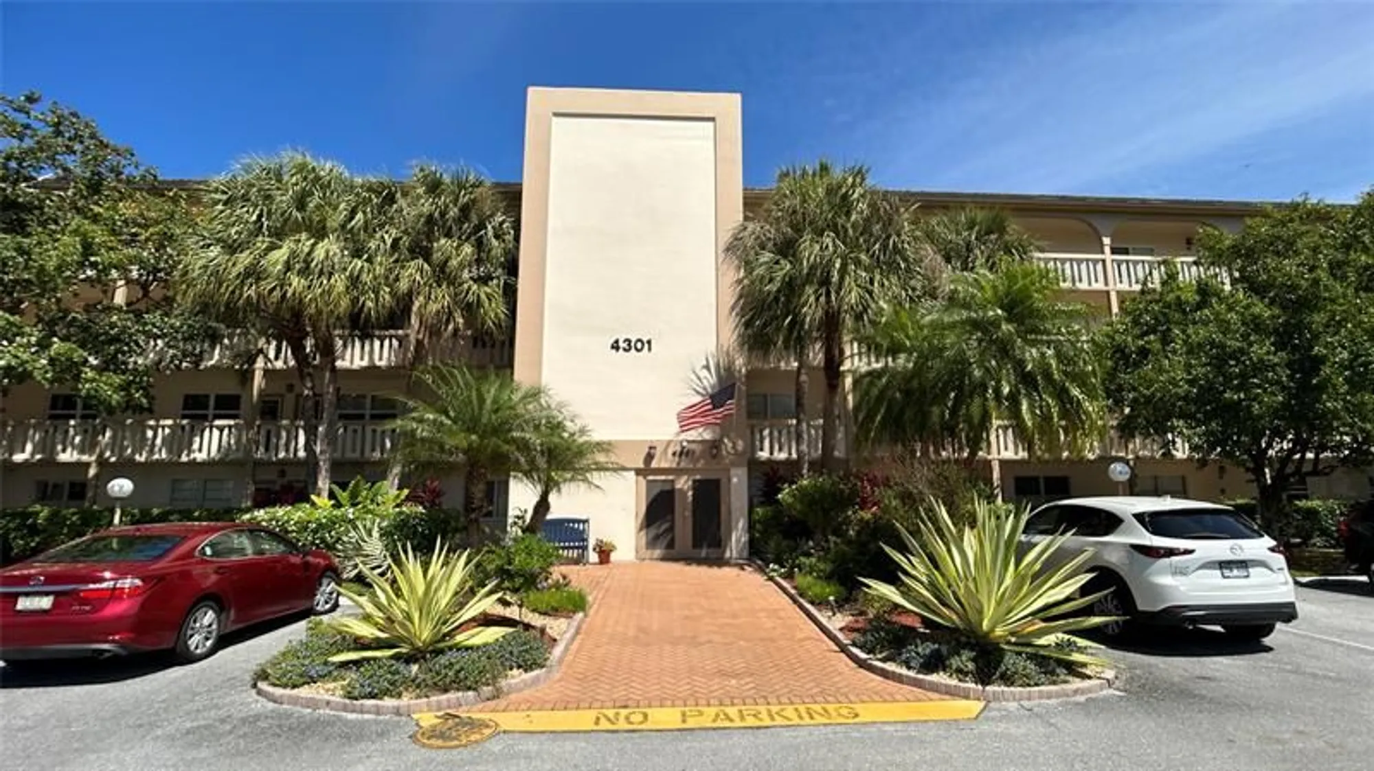 Property Slideshow image 20 of 37 | 4301 martinique cir h2, Coconut Creek, FL, 33066