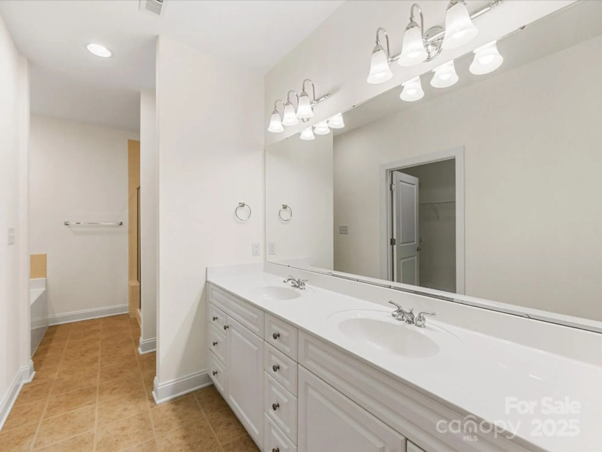 Property Slideshow image 26 of 47 | 2963 bellasera way, Matthews, NC, 28105