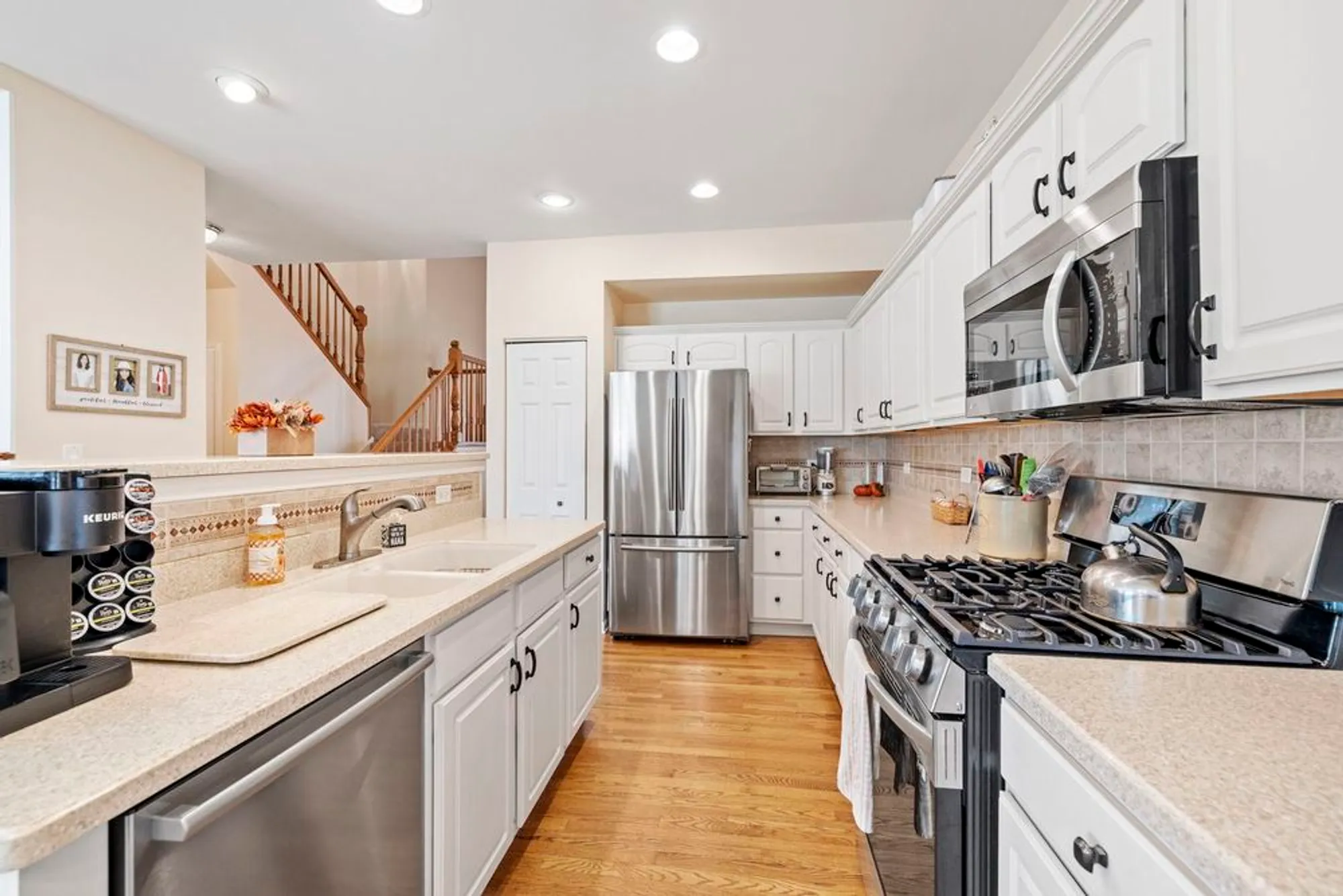 Property Slideshow image 5 of 28 | 16415 grandwood lake dr, Crest Hill, IL, 60403