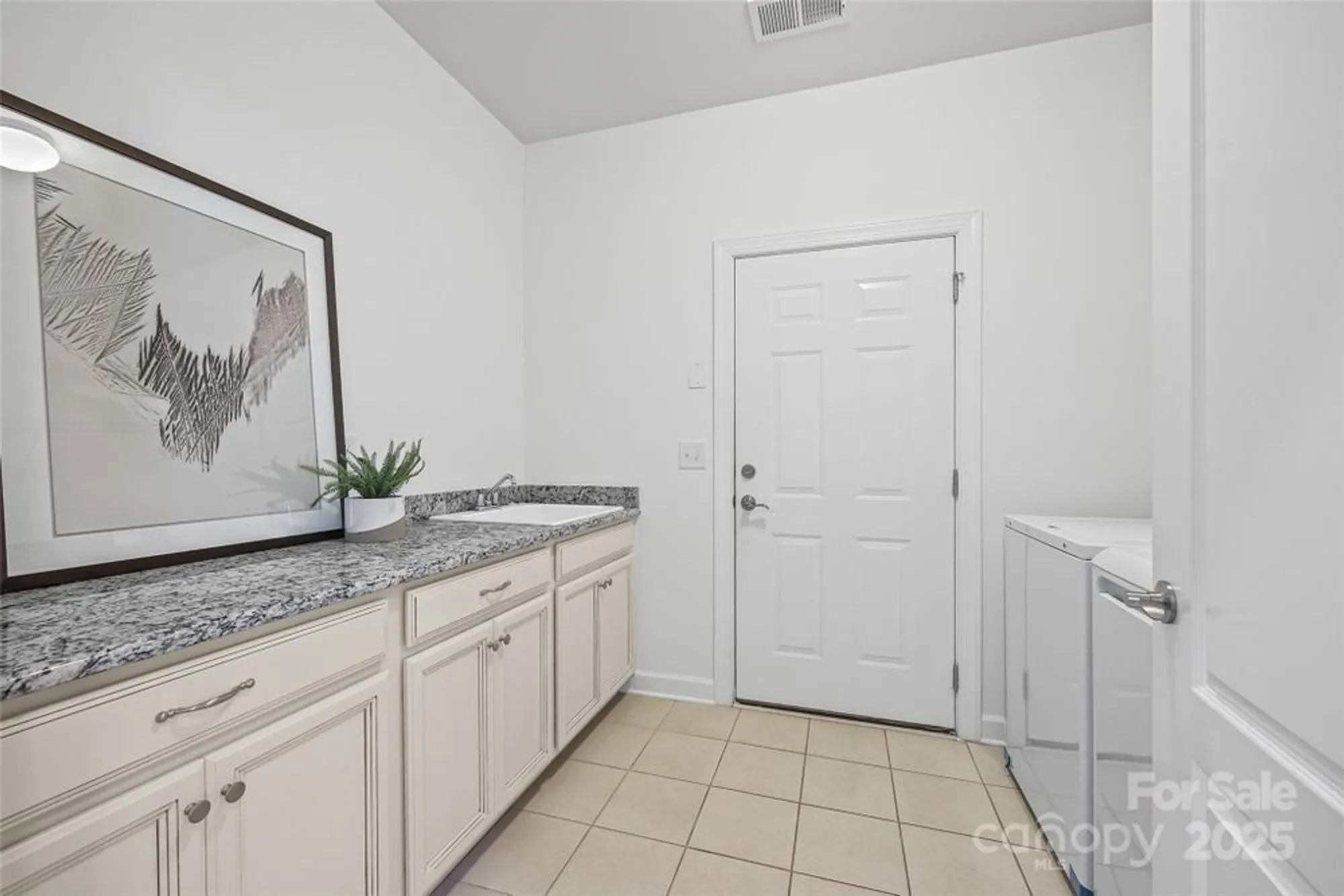 Property Slideshow image 24 of 43 | 3158 arches bluff cir, Lancaster, SC, 29720