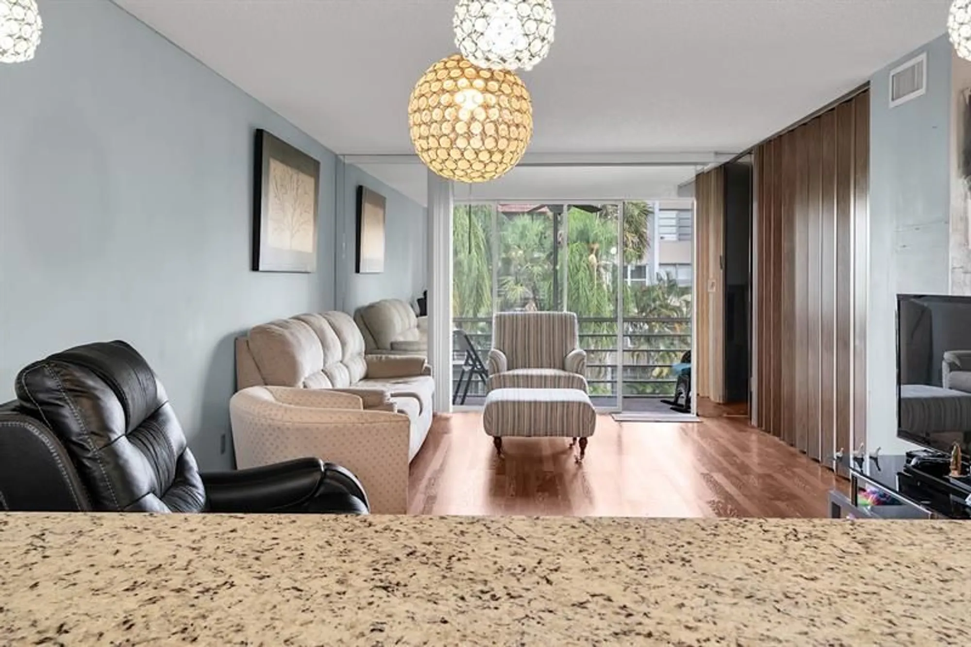 Property Slideshow image 7 of 43 | 3776 inverrary blvd 308r, Lauderhill, FL, 33319