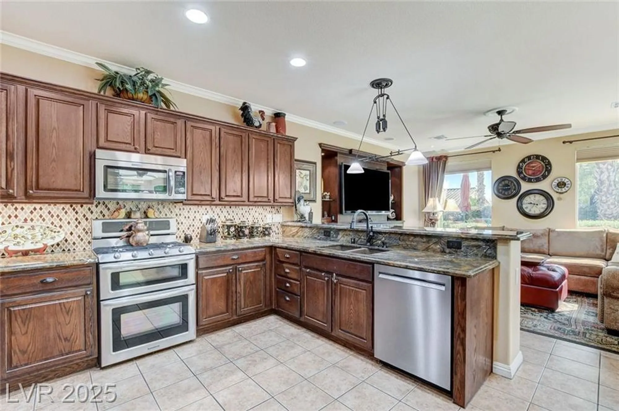 Property Slideshow image 19 of 55 | 10297 donde ave, Las Vegas, NV, 89135