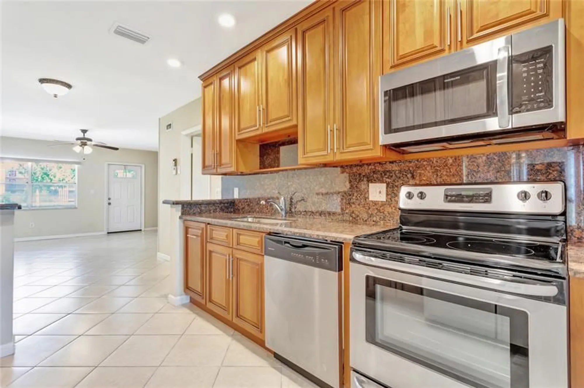 Property Slideshow image 3 of 31 | 7290 nw 1st st 205, Margate, FL, 33063