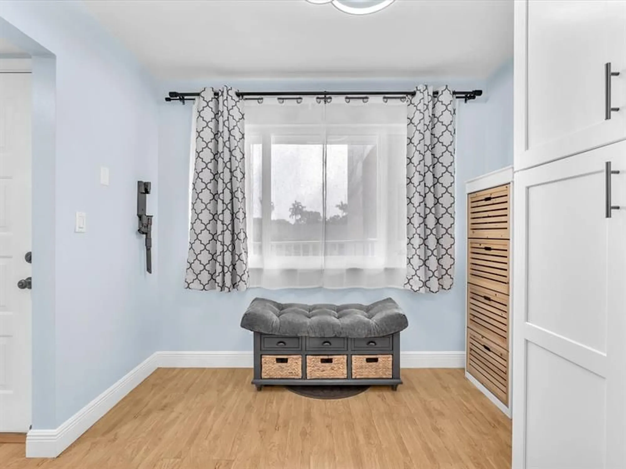 Property Slideshow image 7 of 24 | 7302 s devon dr 307, Tamarac, FL, 33321