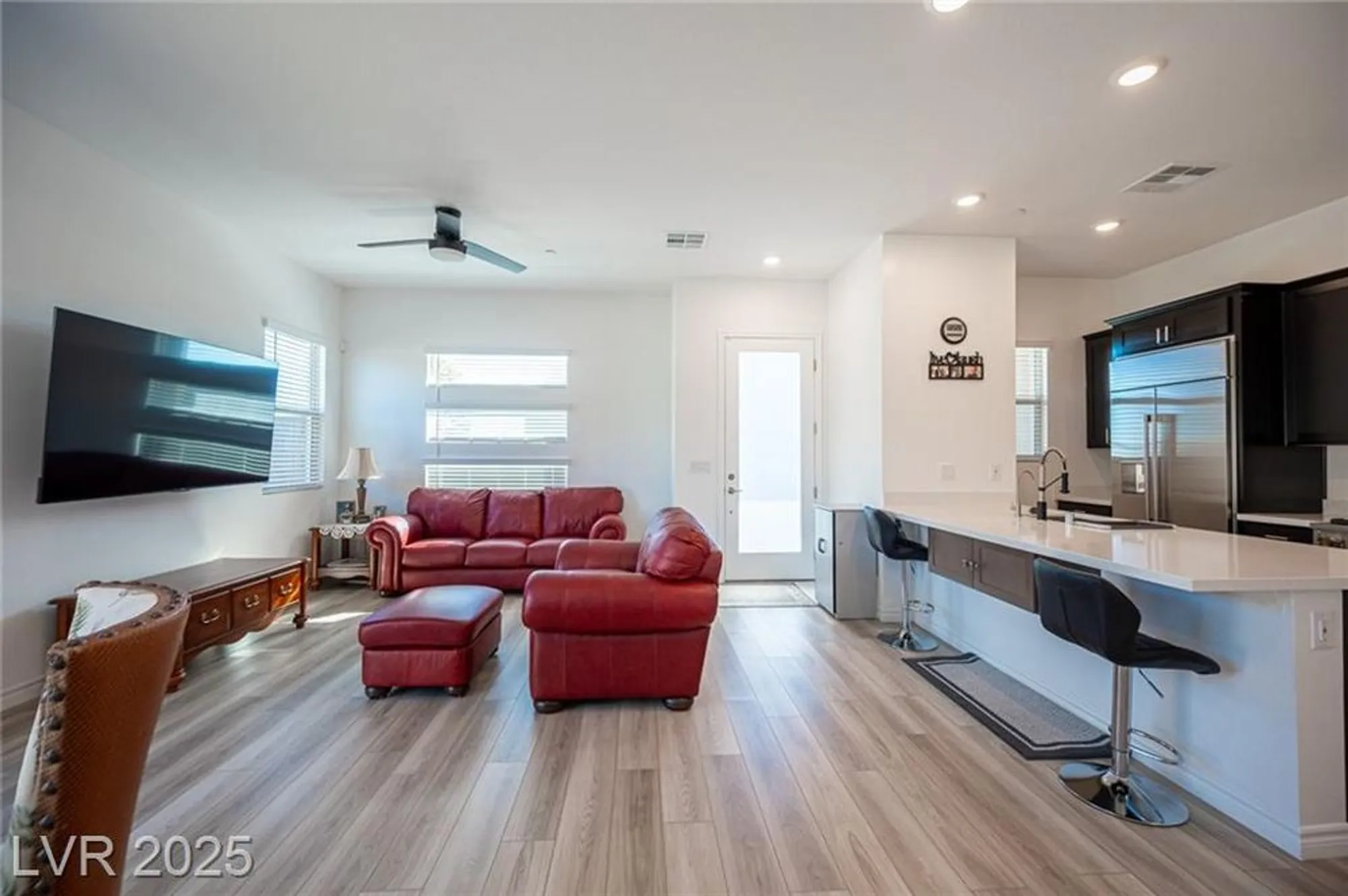 Property Slideshow image 18 of 46 | 932 belleforte ln, Las Vegas, NV, 89138