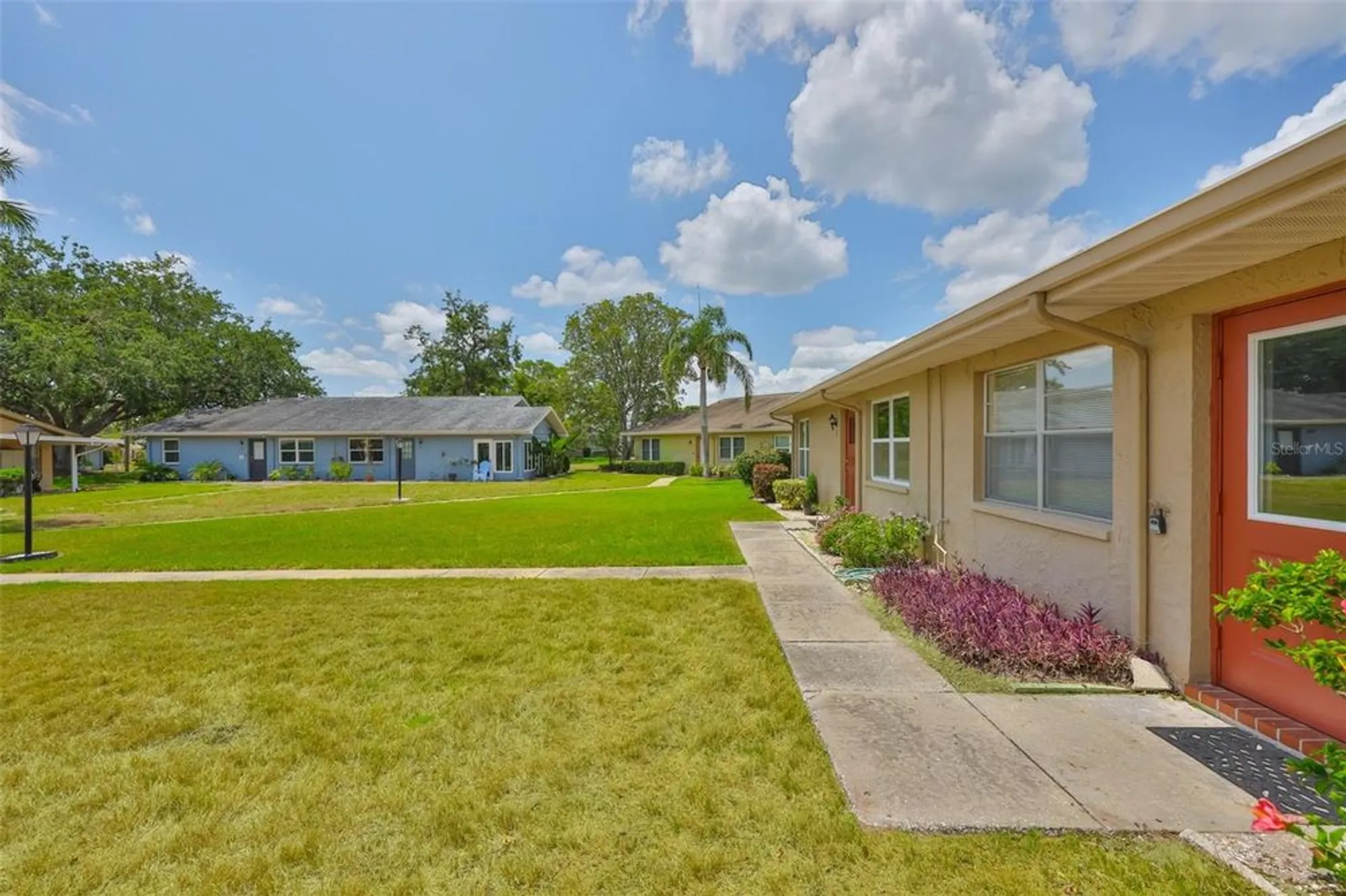 Property Slideshow image 32 of 54 | 1904 canterbury ln 18, Sun City Center, FL, 33573
