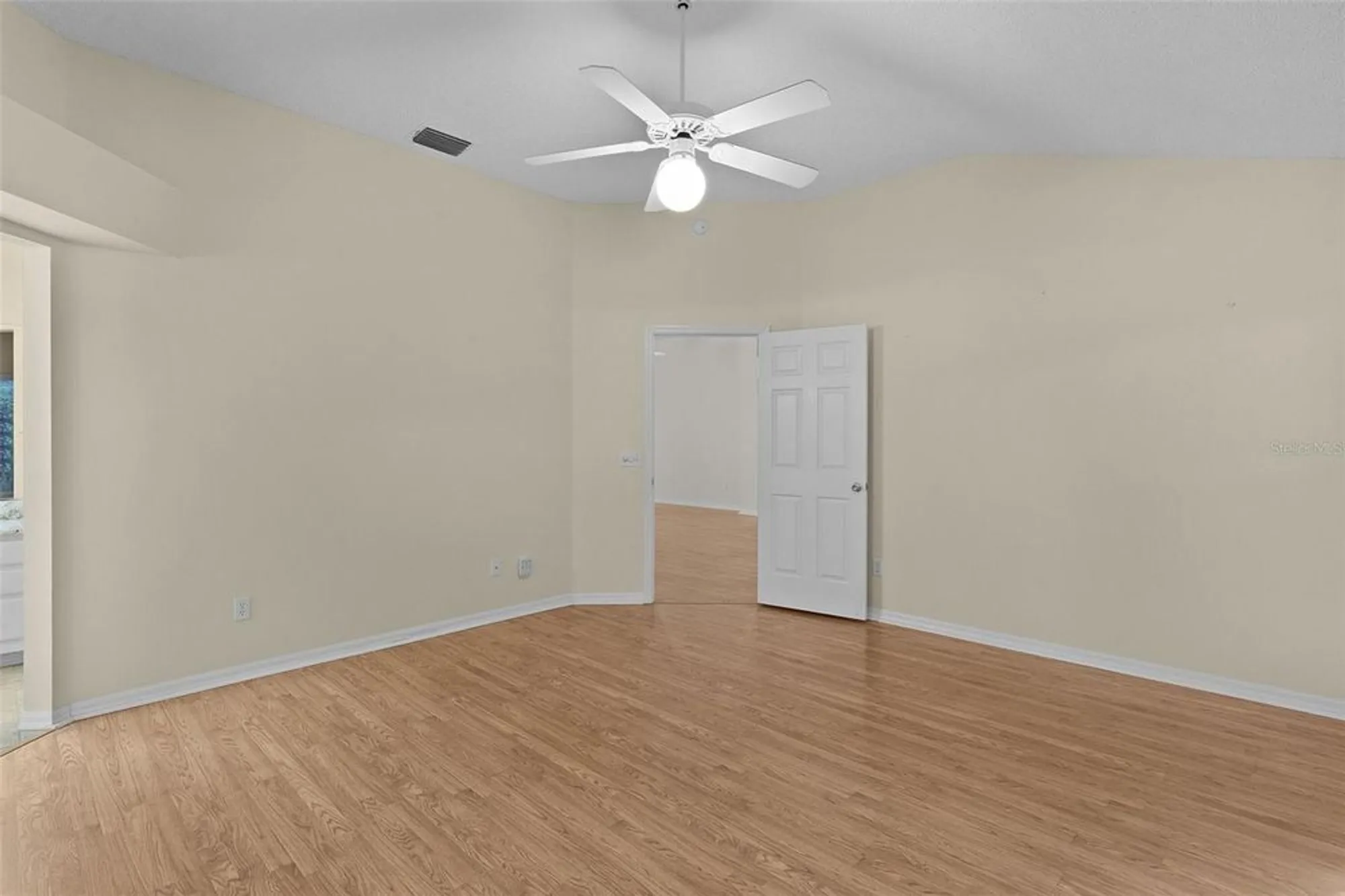 Property Slideshow image 22 of 44 | 912 ventura dr, The Villages, FL, 32159