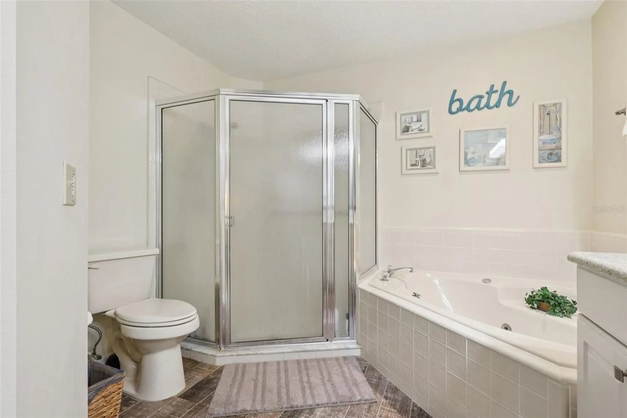 Property Slideshow image 21 of 40 | 100 juniper way, Tavares, FL, 32778