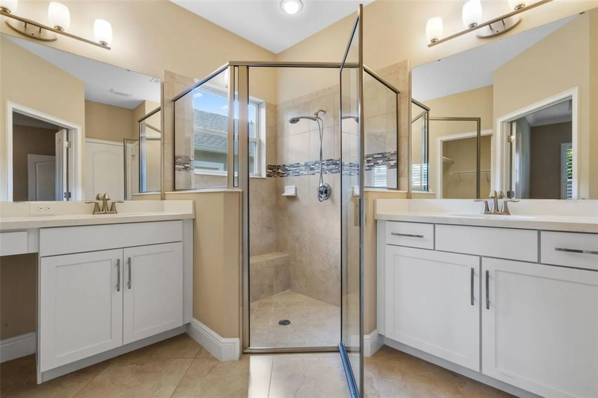 Property Slideshow image 21 of 67 | 2602 stargrass cir, Clermont, FL, 34715