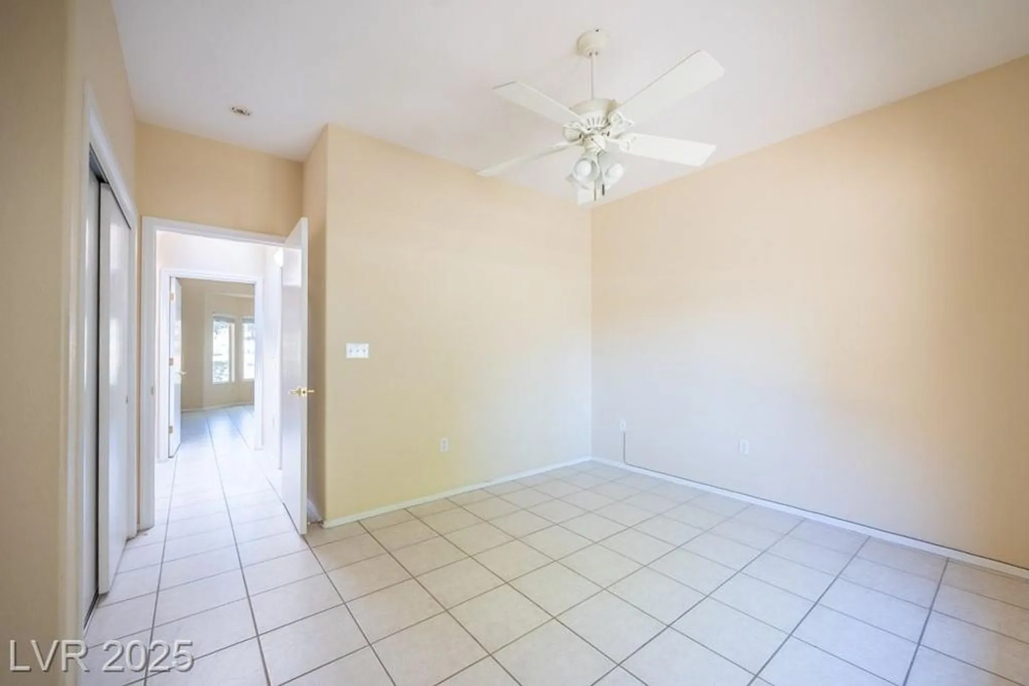 Property Slideshow image 14 of 36 | 2125 capestone st, Las Vegas, NV, 89134