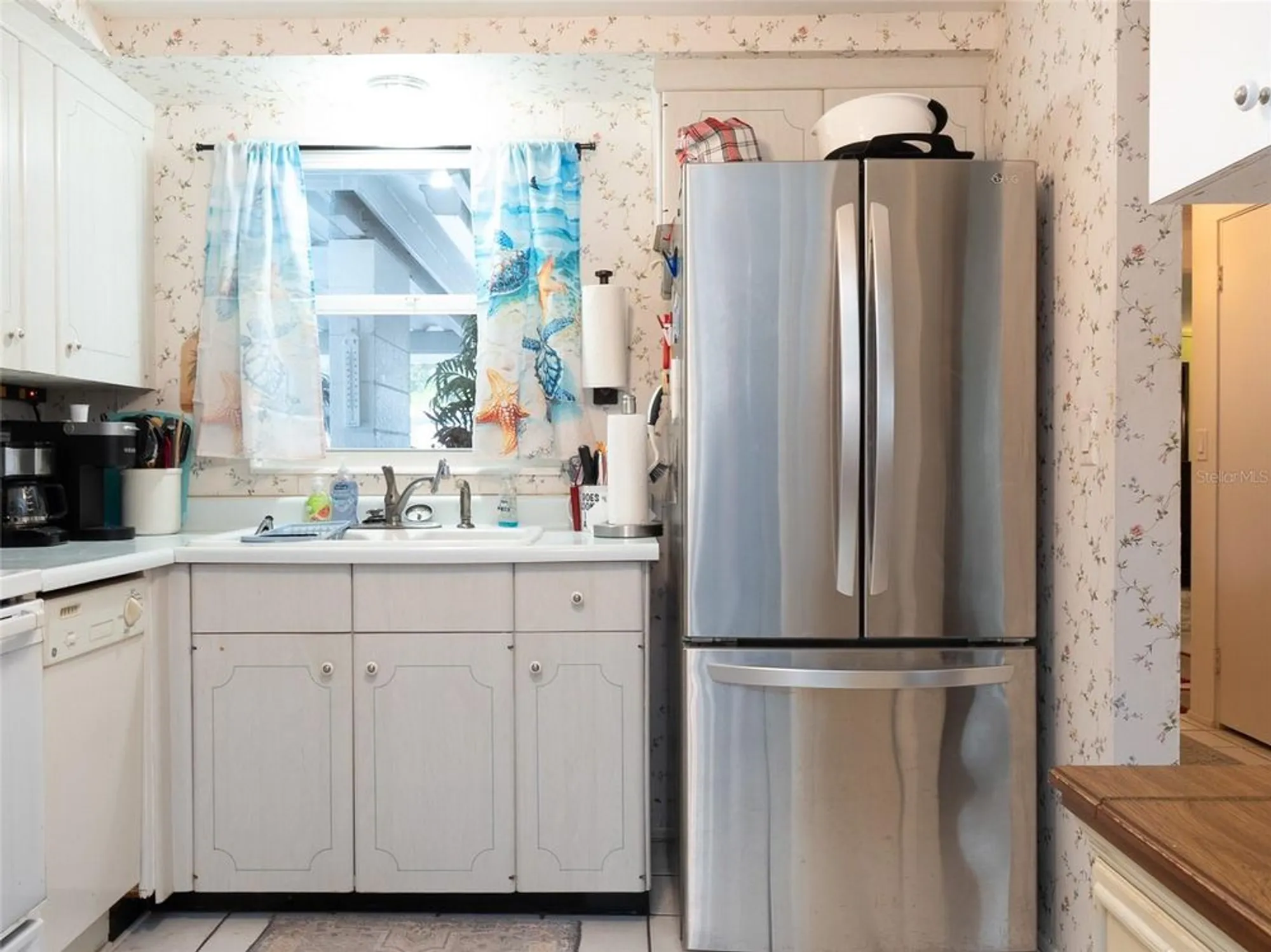 Property Slideshow image 8 of 21 | 1741 caribbean cir 13, Venice, FL, 34293