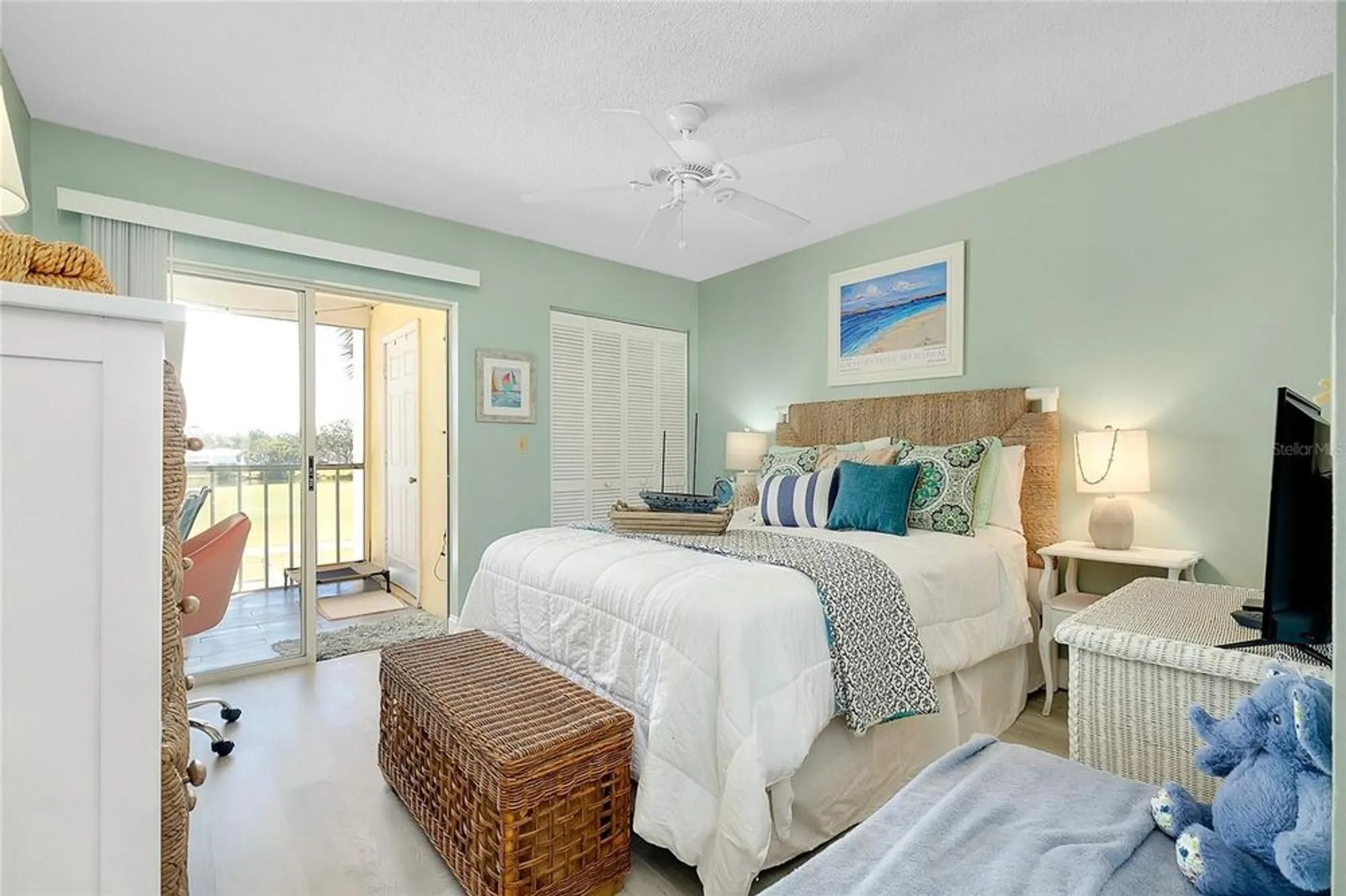 Property Slideshow image 17 of 36 | 410 cerromar cir 240, Venice, FL, 34293