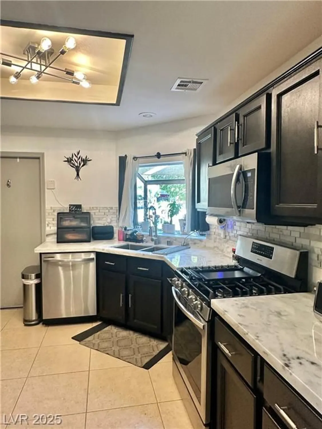 Property Slideshow image 10 of 25 | 8621 prairie hill dr, Las Vegas, NV, 89134