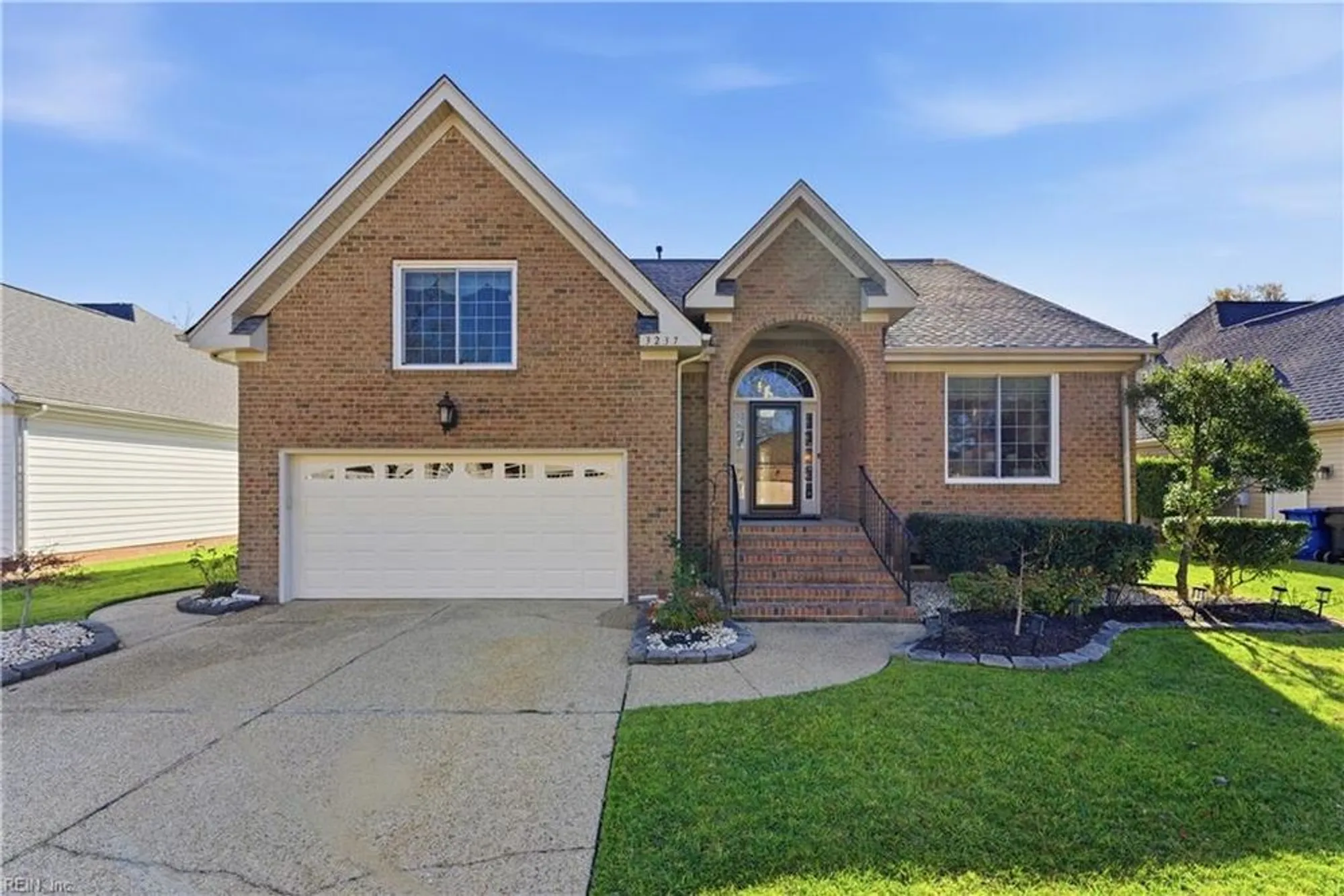 Property Slideshow image 1 of 44 | 3237 gallahad dr, Virginia Beach, VA, 23456