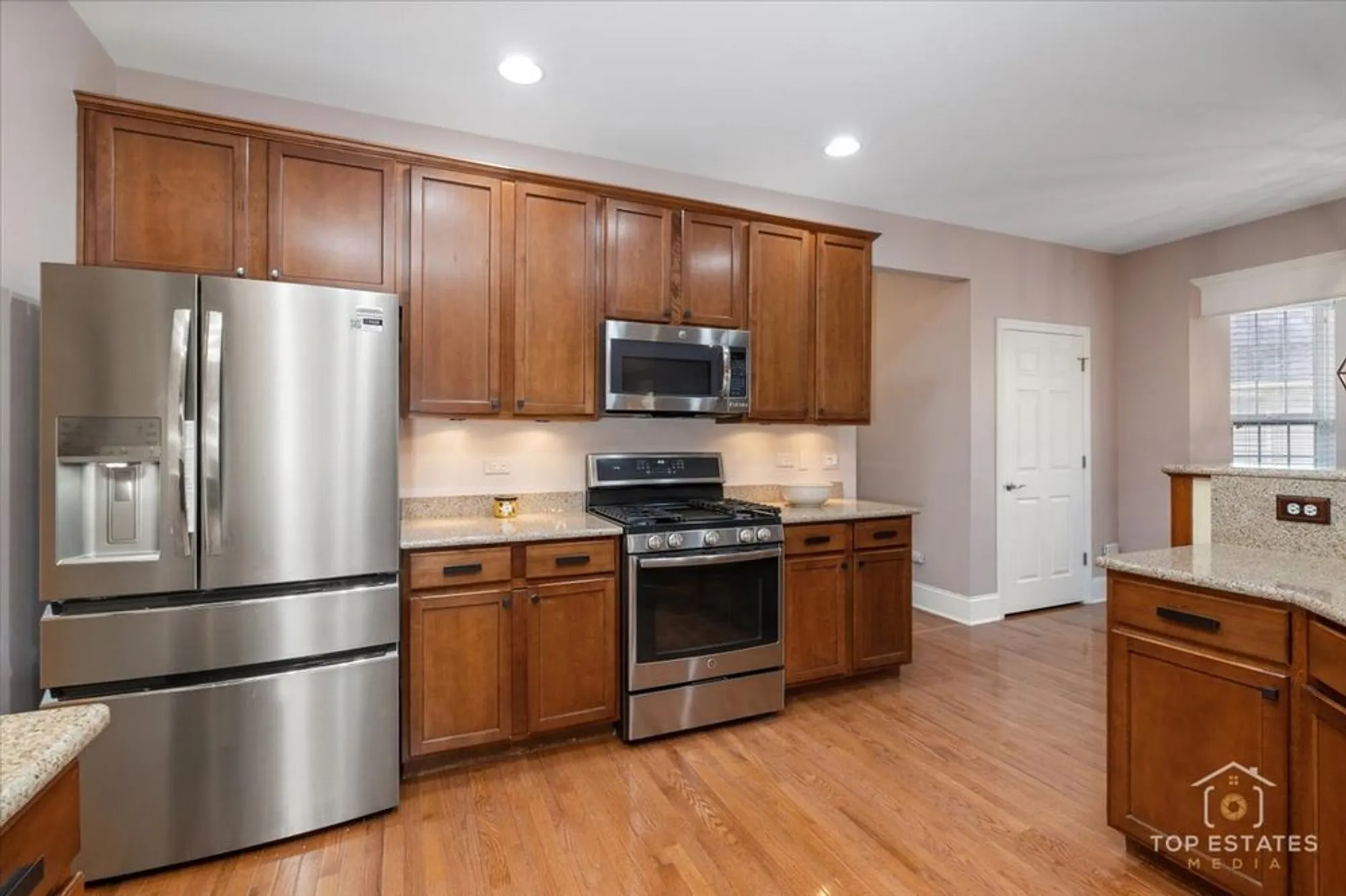 Property Slideshow image 17 of 43 | 1039 riviera dr # 1039, Elgin, IL, 60124