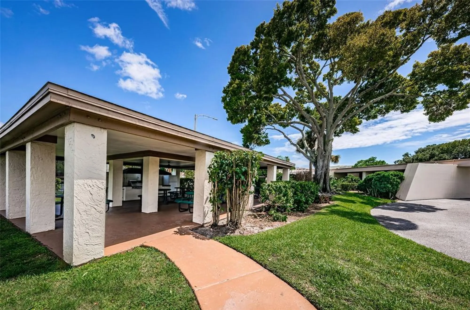 Property Slideshow image 59 of 84 | 5501 80th st n unit 405, St Petersburg, FL, 33709