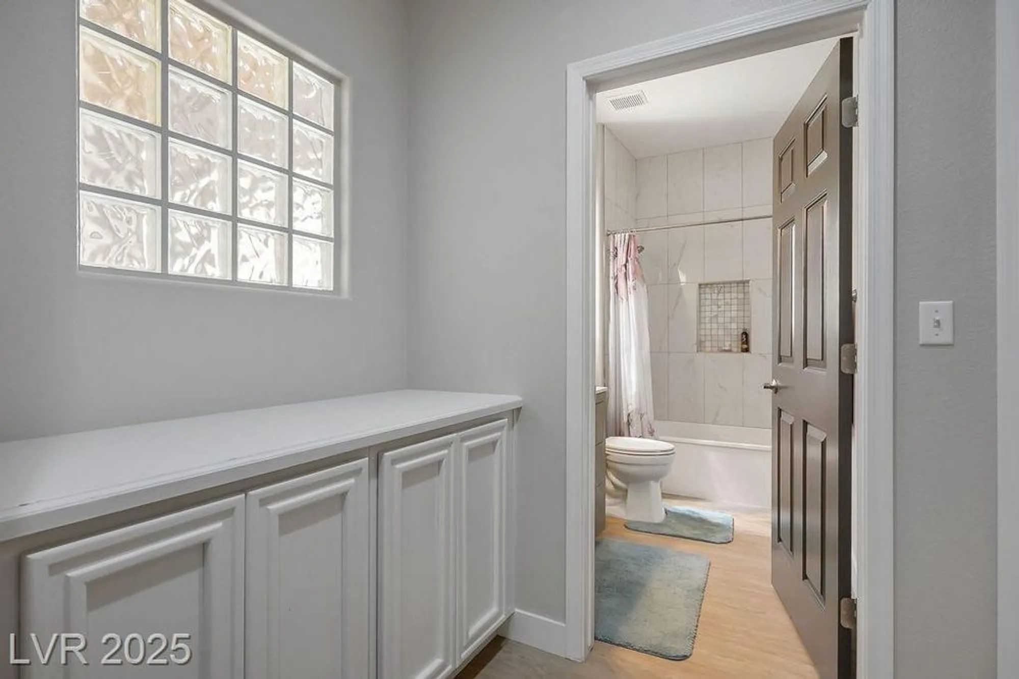 Property Slideshow image 22 of 80 | 2620 hanging rock dr, Las Vegas, NV, 89134