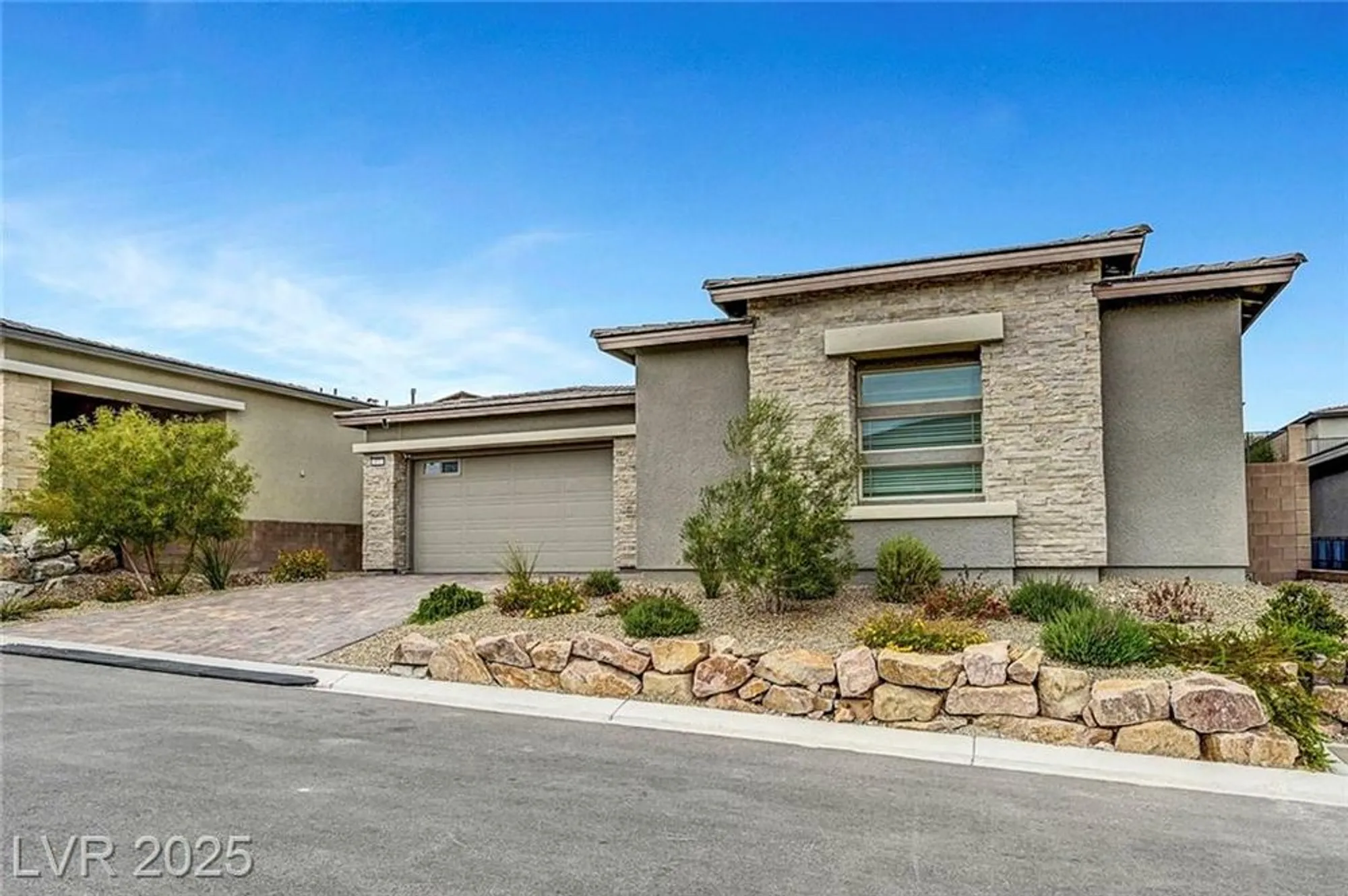 Property Slideshow image 2 of 44 | 977 edinburgh fields ct, Las Vegas, NV, 89138