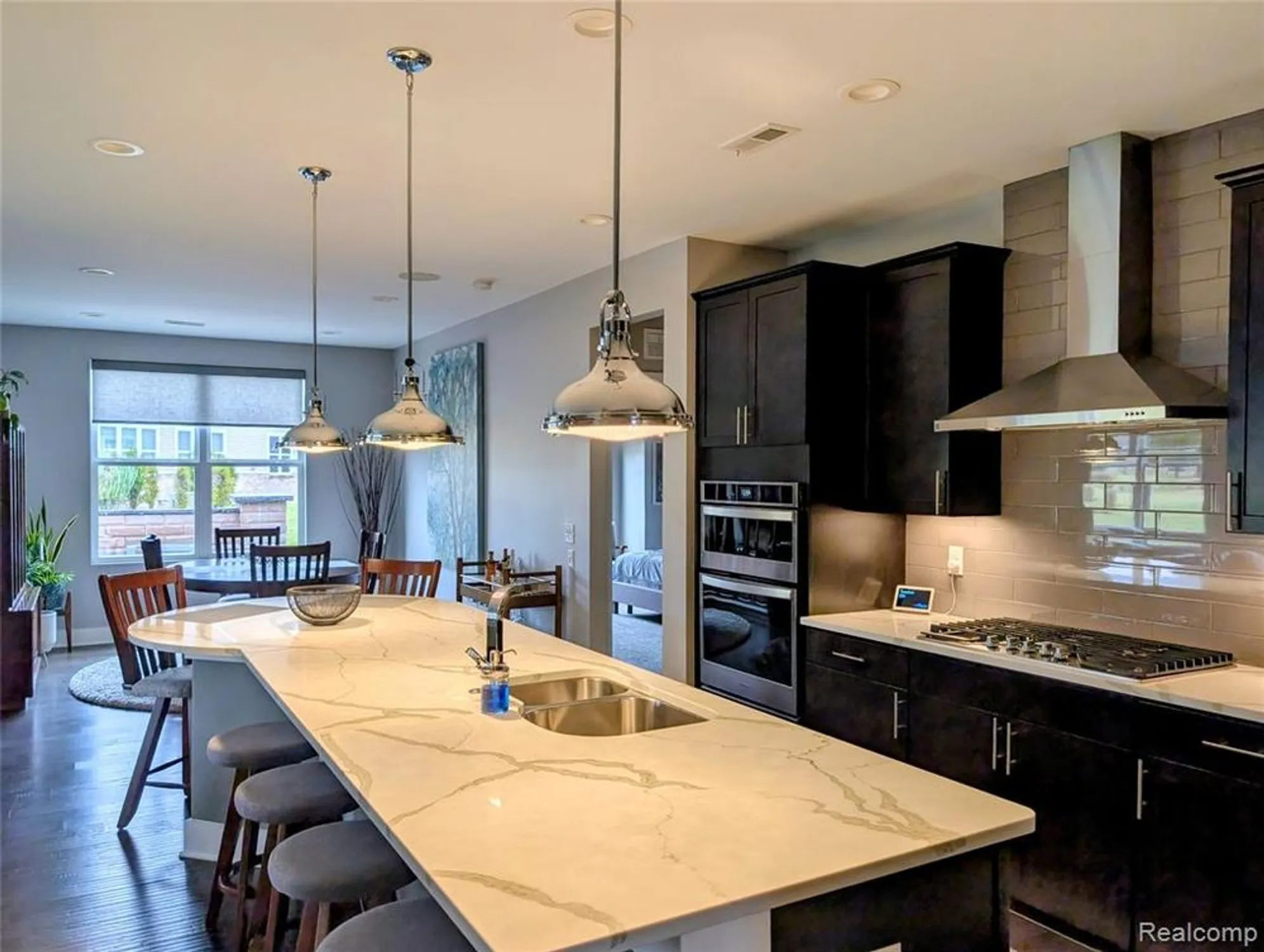 Property Slideshow image 18 of 51 | 27176 walloon way, Brownstown Twp, MI, 48134
