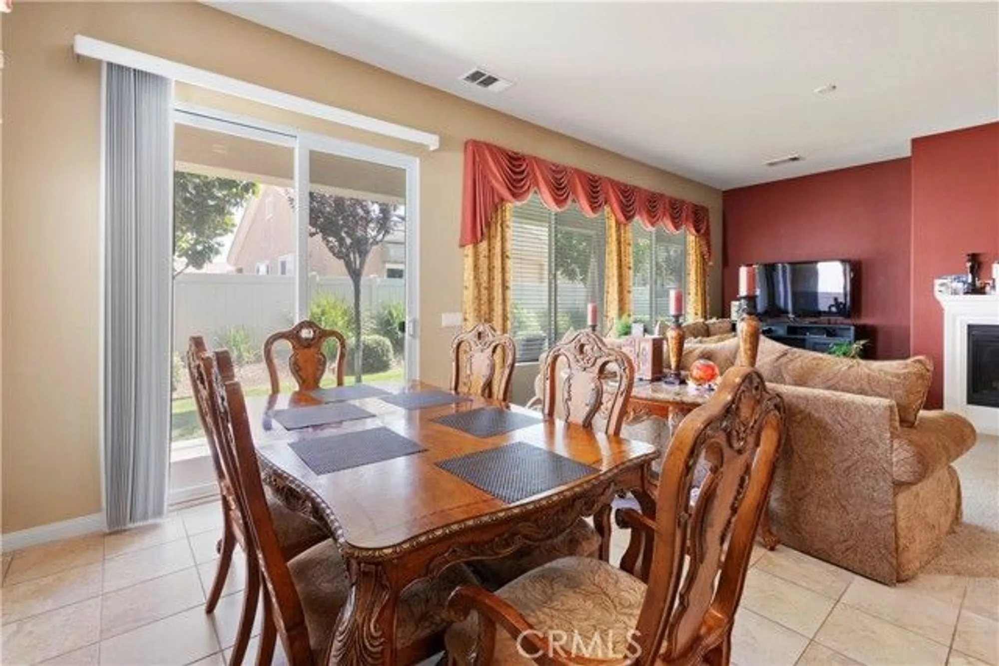Property Slideshow image 14 of 37 | 10041 wilmington ln, Apple Valley, CA, 92308